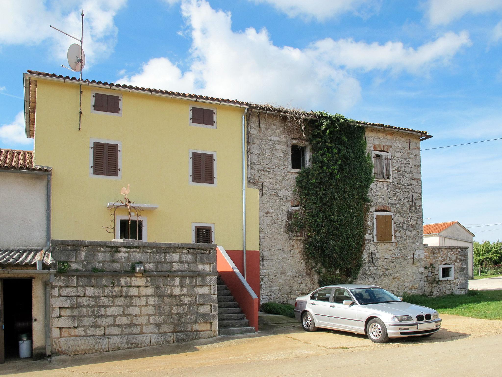 Photo 2 - Maison de 3 chambres à Poreč avec terrasse et vues à la mer