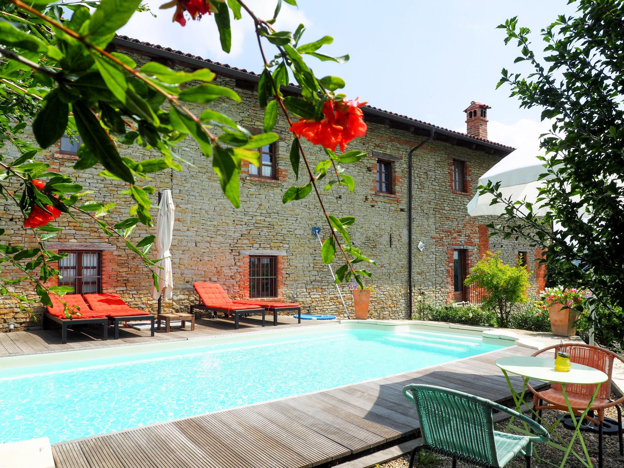 Photo 1 - Appartement de 2 chambres à Bonvicino avec piscine et jardin