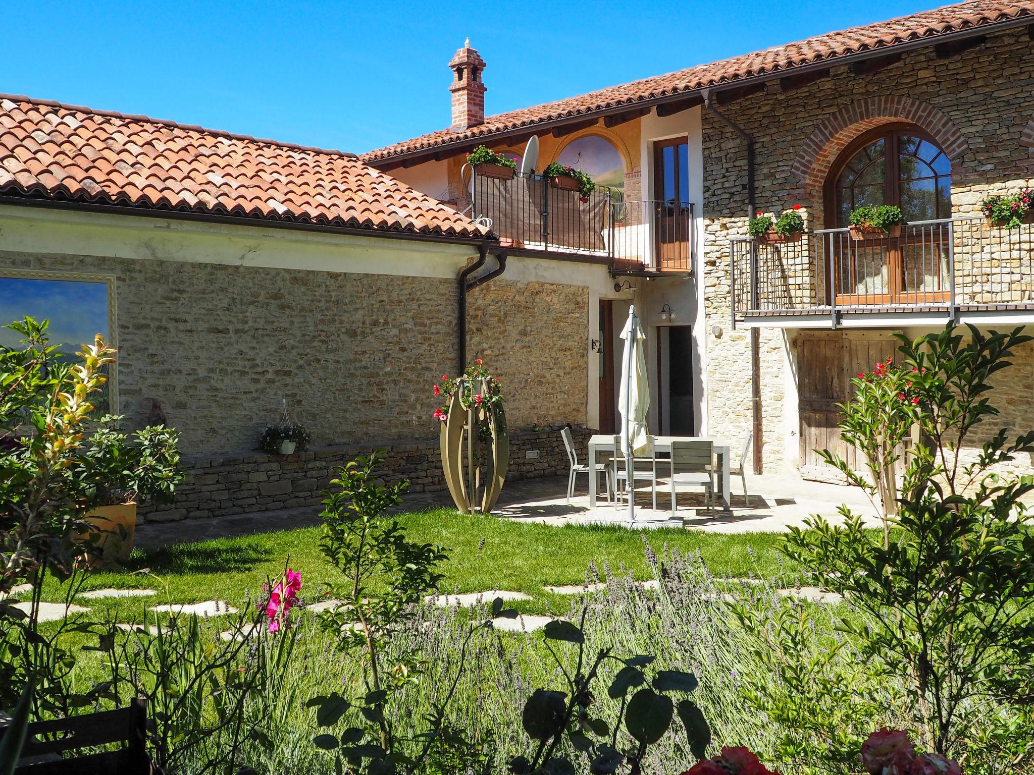 Photo 1 - Appartement de 3 chambres à Bonvicino avec piscine et jardin