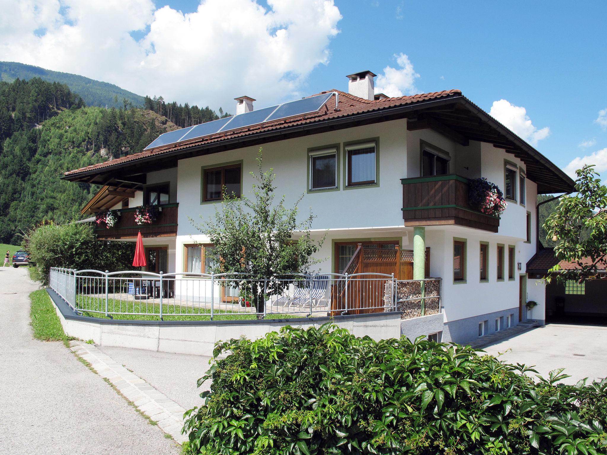 Foto 1 - Appartamento con 3 camere da letto a Aschau im Zillertal con giardino e terrazza