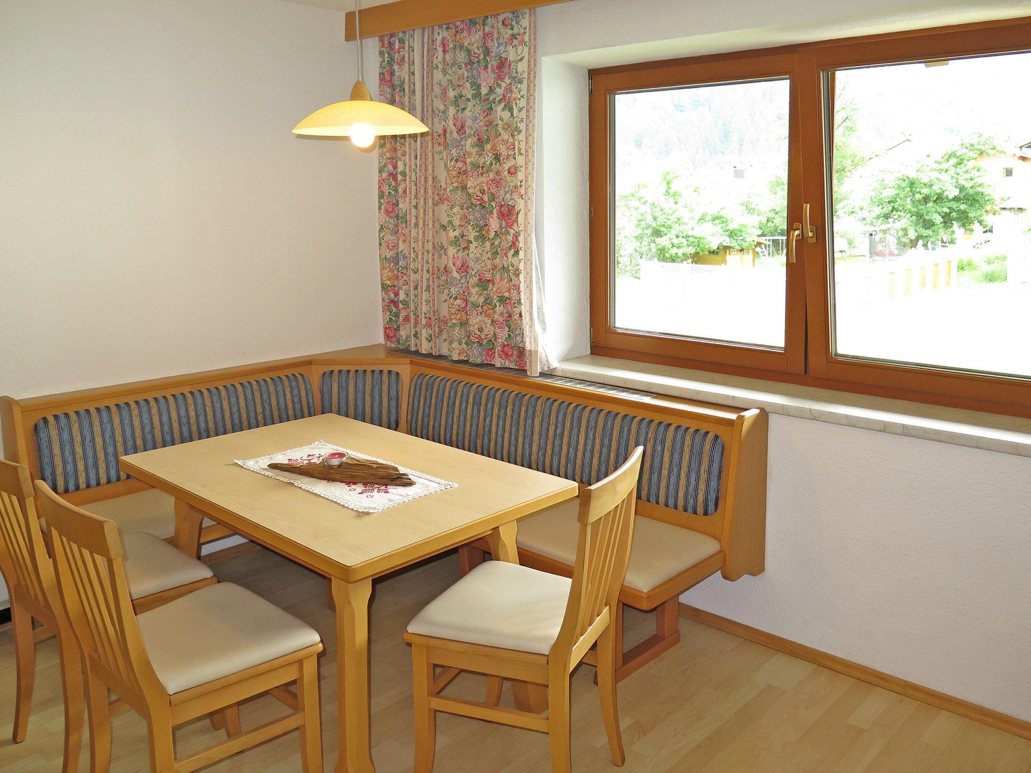 Photo 6 - Appartement de 3 chambres à Aschau im Zillertal avec jardin et vues sur la montagne