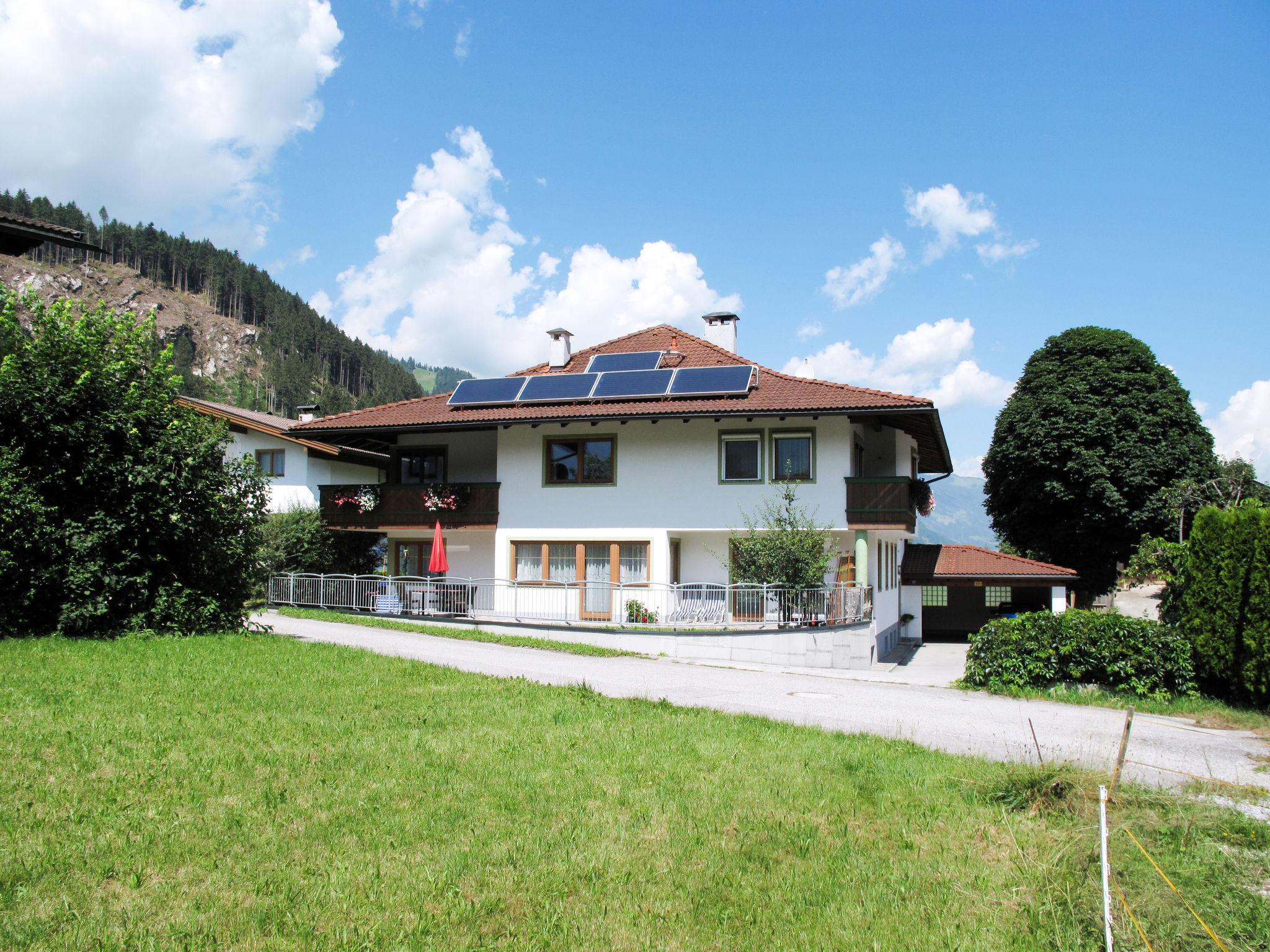 Foto 1 - Apartamento de 4 habitaciones en Aschau im Zillertal con jardín y vistas a la montaña