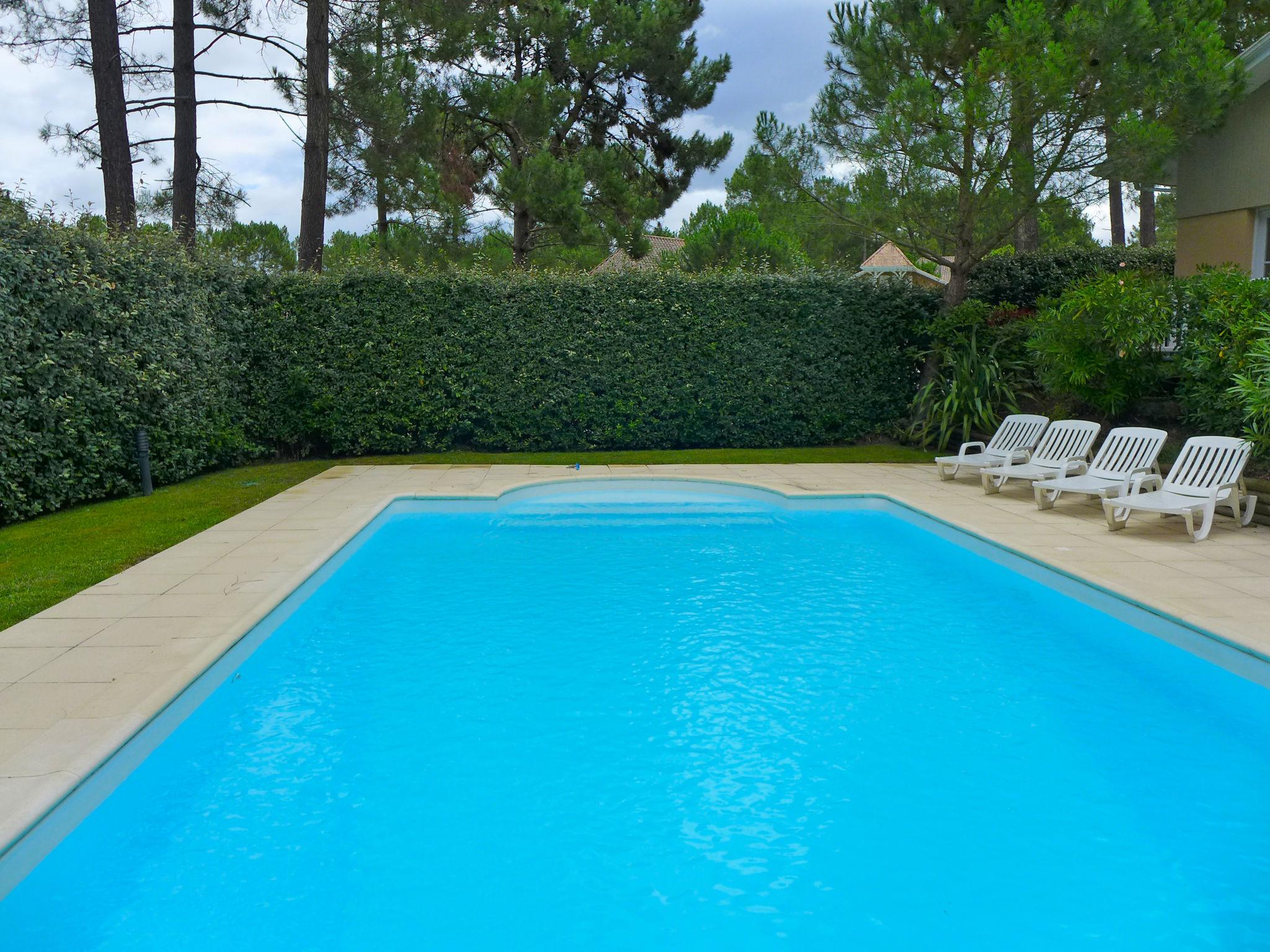 Foto 16 - Casa con 4 camere da letto a Lacanau con piscina privata e vista mare