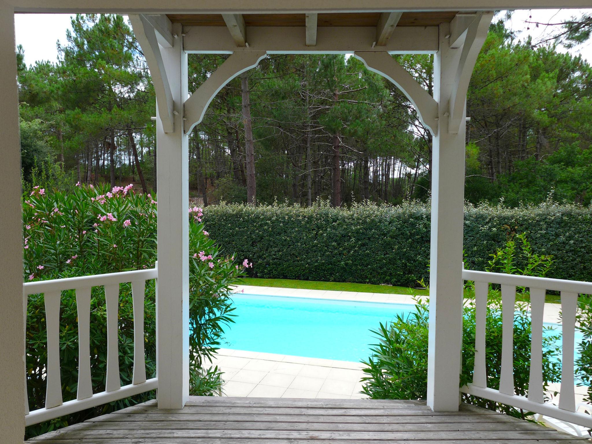 Foto 2 - Casa de 4 quartos em Lacanau com piscina privada e jardim