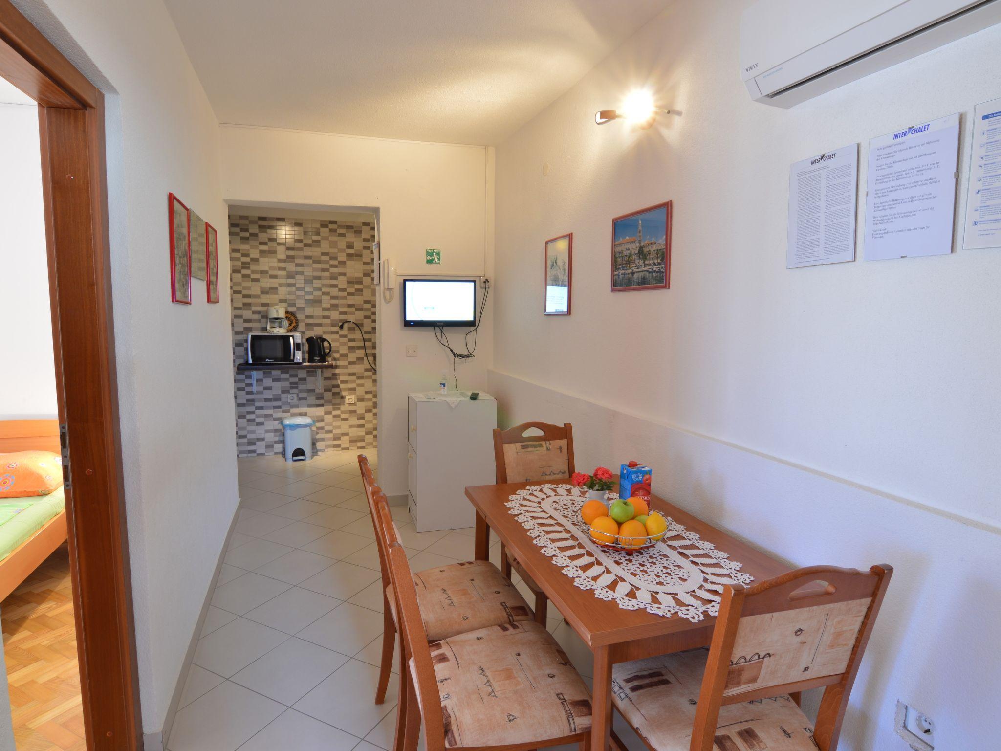 Photo 4 - 2 bedroom Apartment in Okrug with garden and terrace