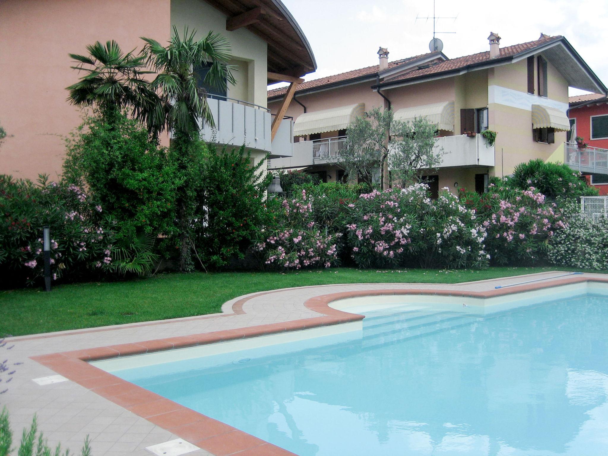 Photo 18 - Appartement de 2 chambres à Lazise avec piscine et vues sur la montagne