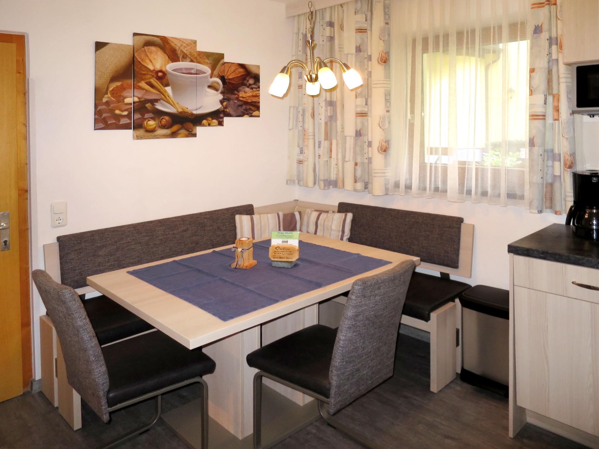 Photo 2 - 1 bedroom Apartment in Sankt Leonhard im Pitztal with garden and mountain view