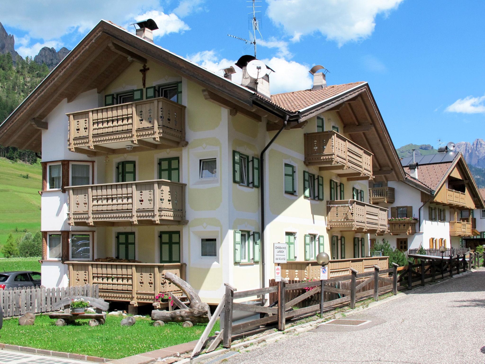 Foto 1 - Apartamento de 3 habitaciones en San Giovanni di Fassa-Sèn Jan con vistas a la montaña