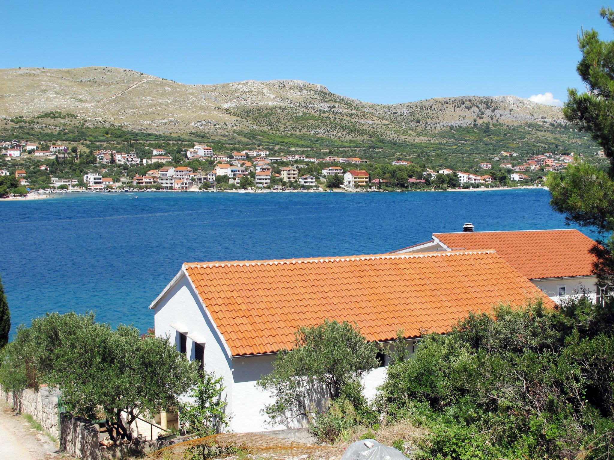 Foto 12 - Apartamento de 2 habitaciones en Sibenik con vistas al mar