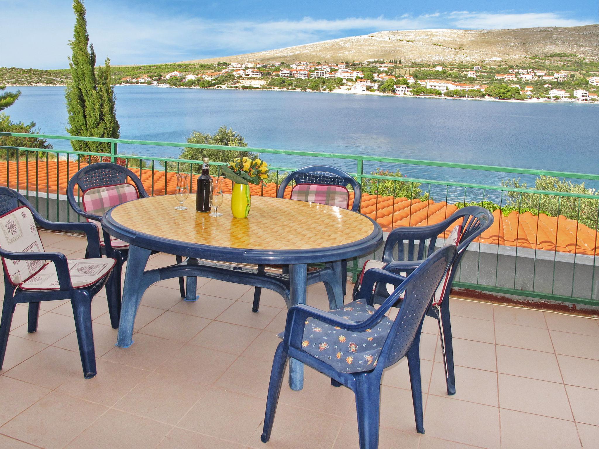 Foto 2 - Apartamento de 2 quartos em Sibenik com vistas do mar