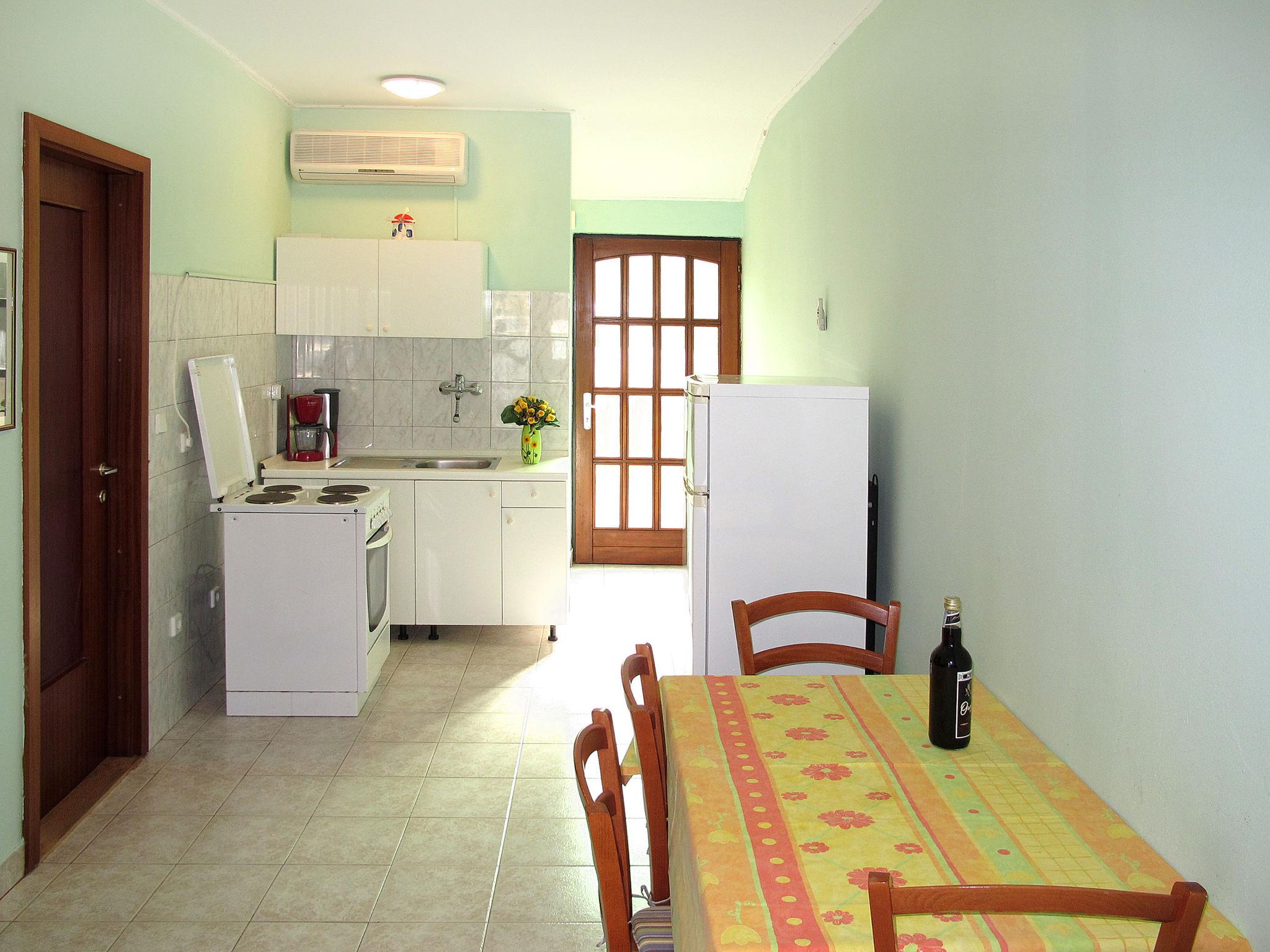 Foto 7 - Apartamento de 2 quartos em Sibenik com vistas do mar