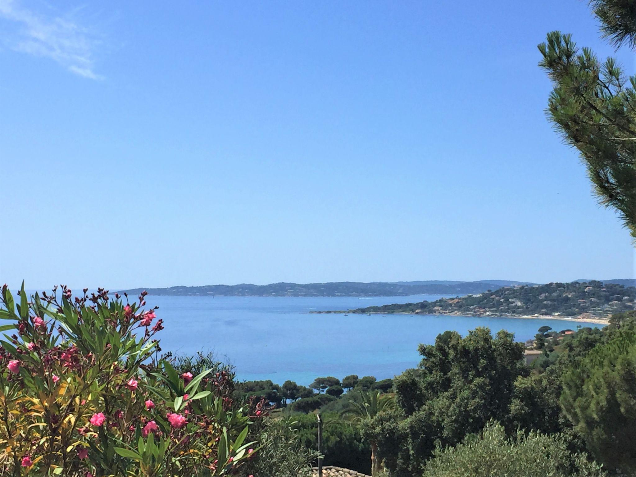 Photo 3 - Maison de 3 chambres à Sainte-Maxime avec terrasse et vues à la mer