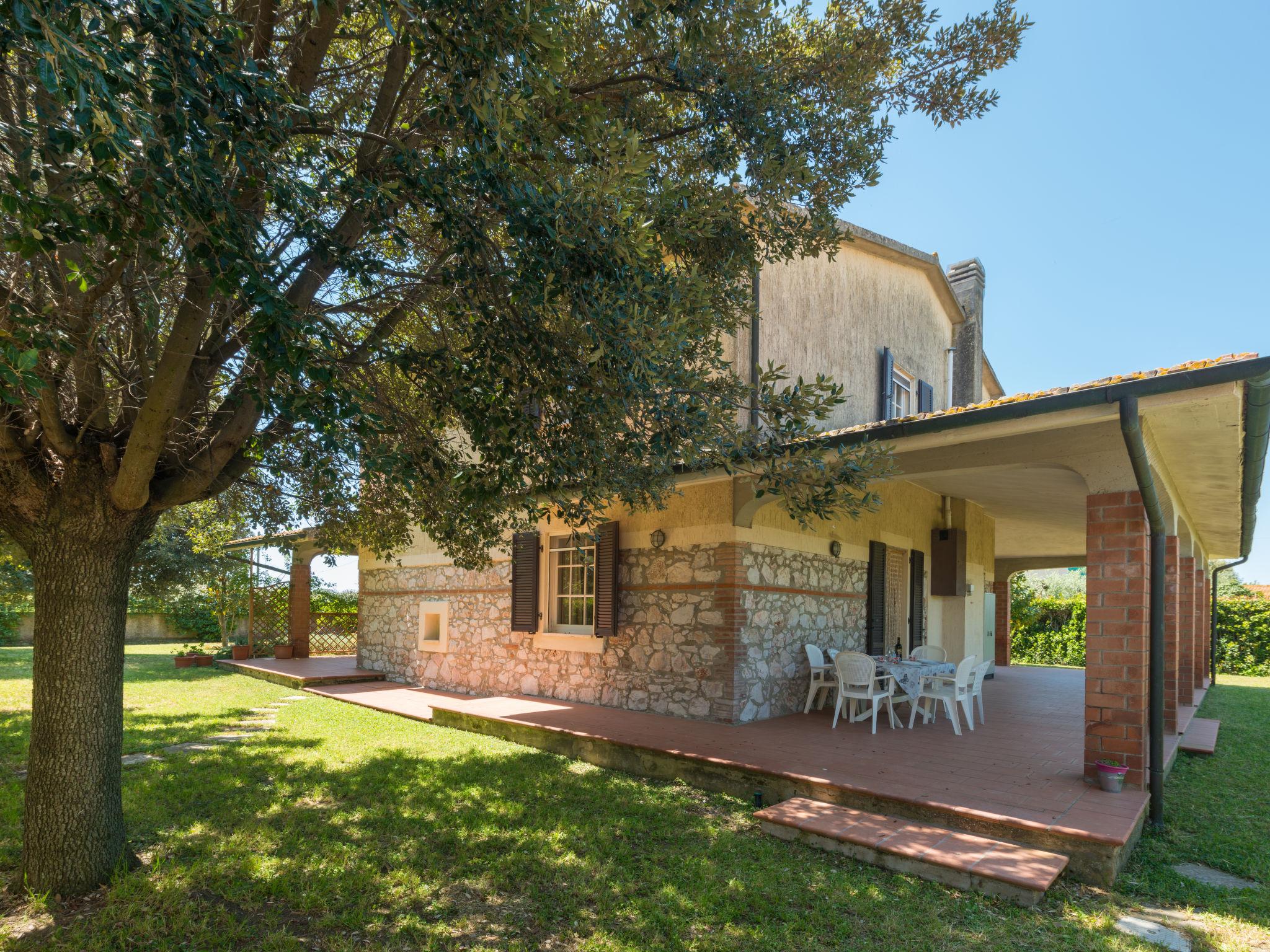 Photo 2 - Maison de 3 chambres à Grosseto avec jardin et vues à la mer