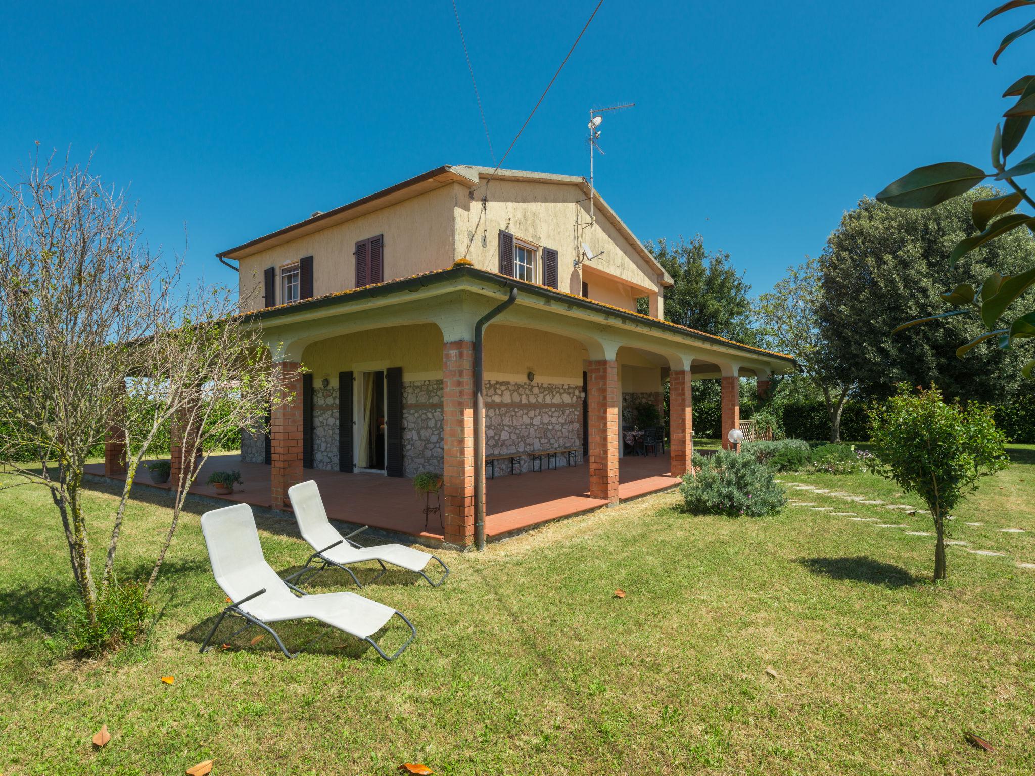 Photo 24 - Maison de 3 chambres à Grosseto avec jardin et vues à la mer