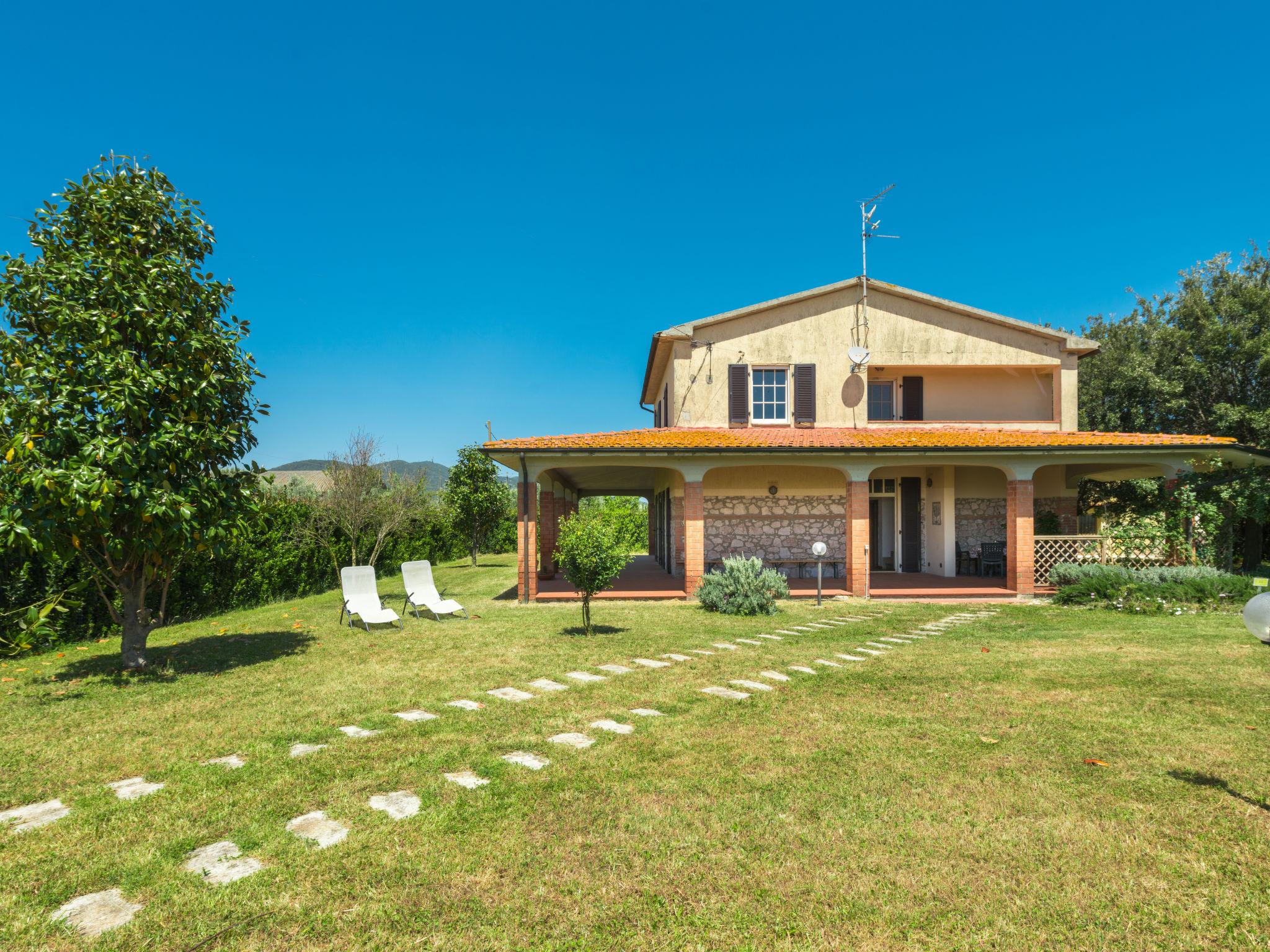 Photo 1 - Maison de 3 chambres à Grosseto avec jardin et terrasse