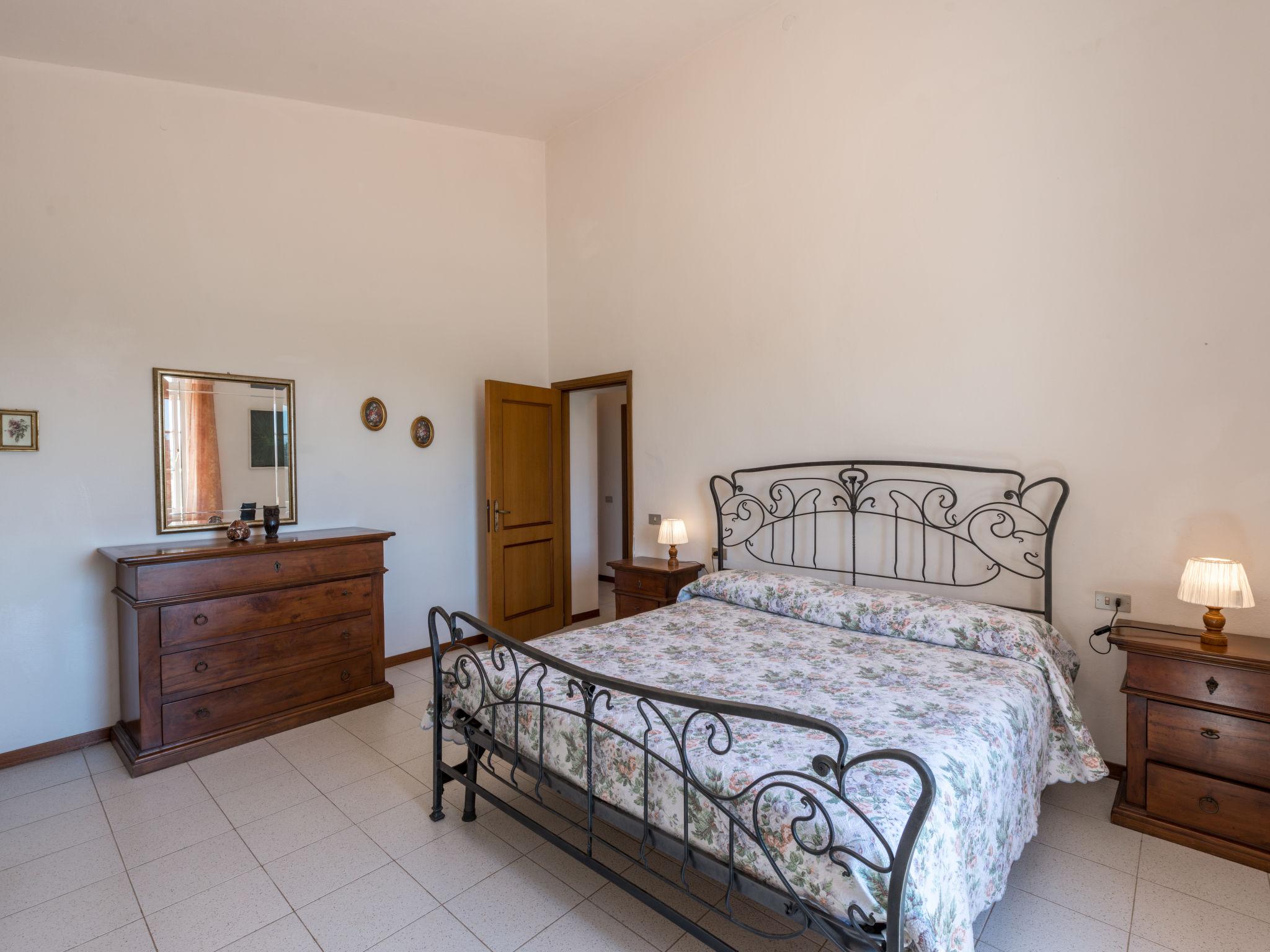 Photo 16 - 3 bedroom House in Grosseto with garden and terrace