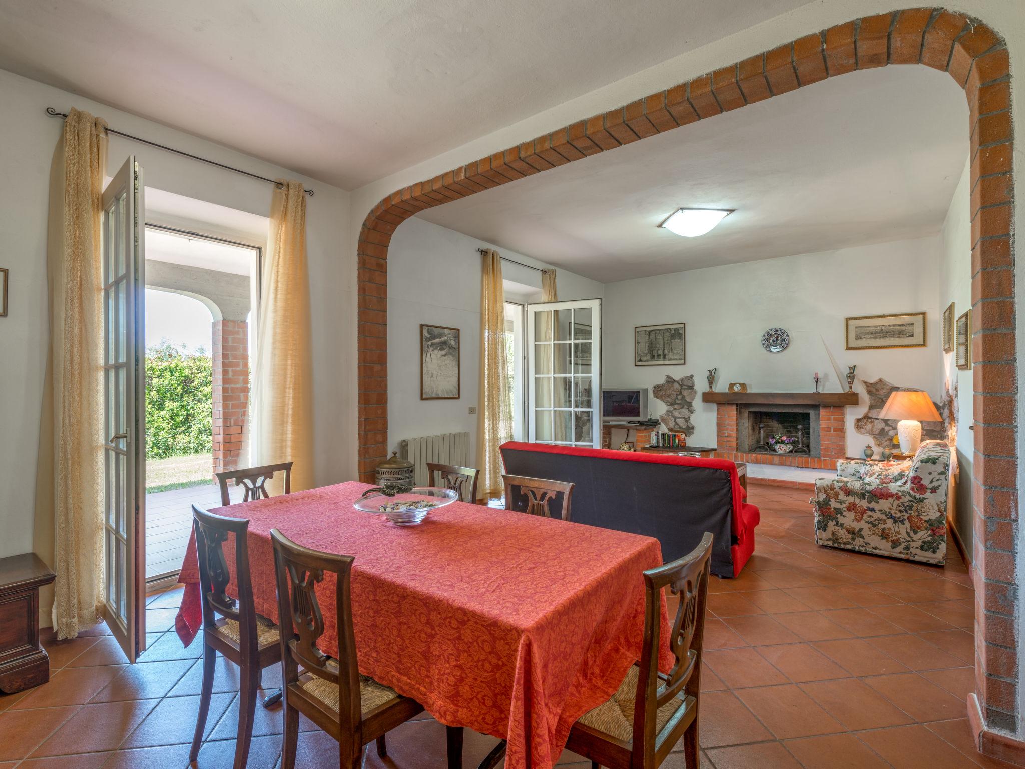 Photo 10 - 3 bedroom House in Grosseto with garden and terrace