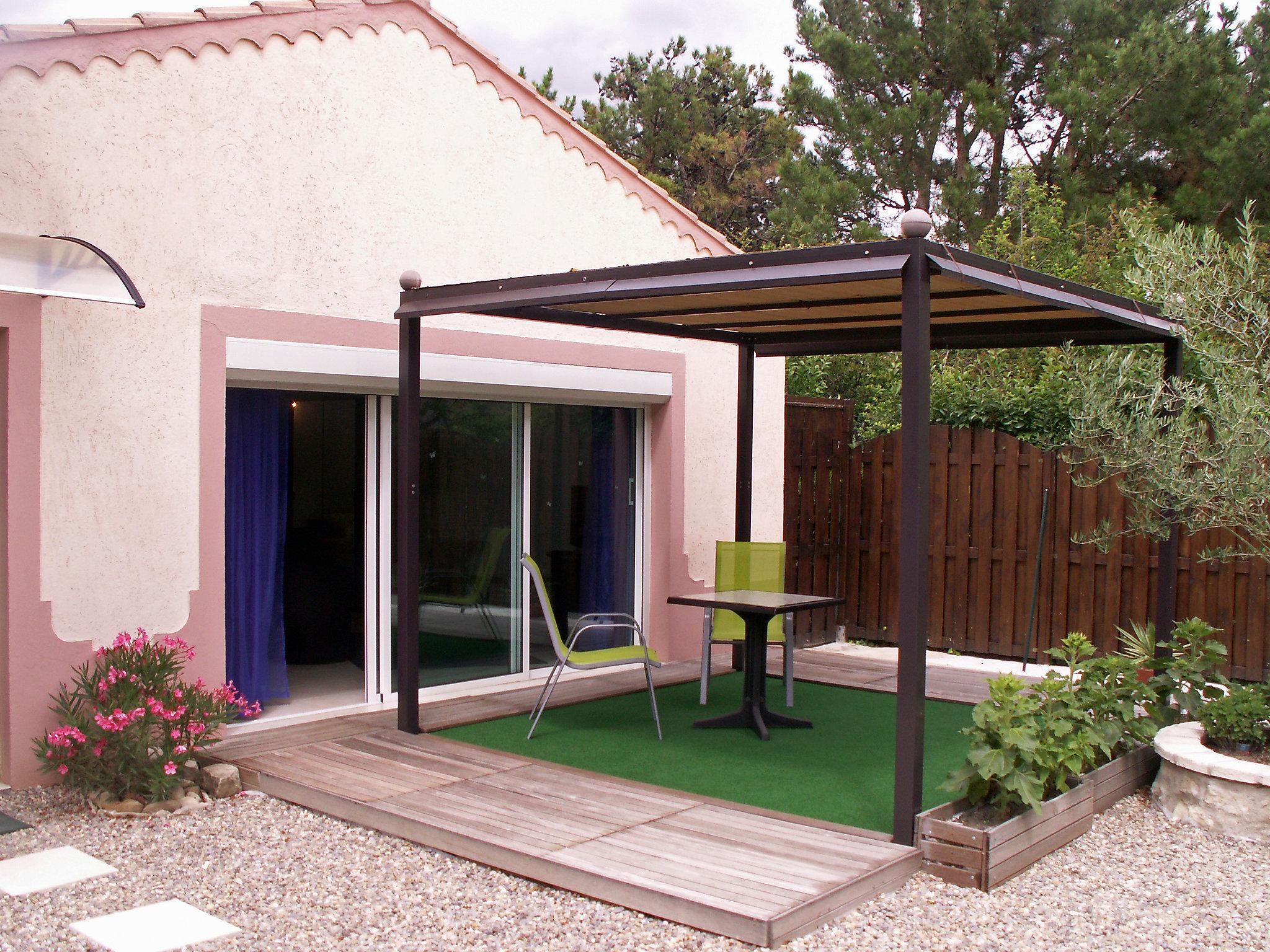 Photo 10 - Apartment in Caumont-sur-Durance with private pool and garden