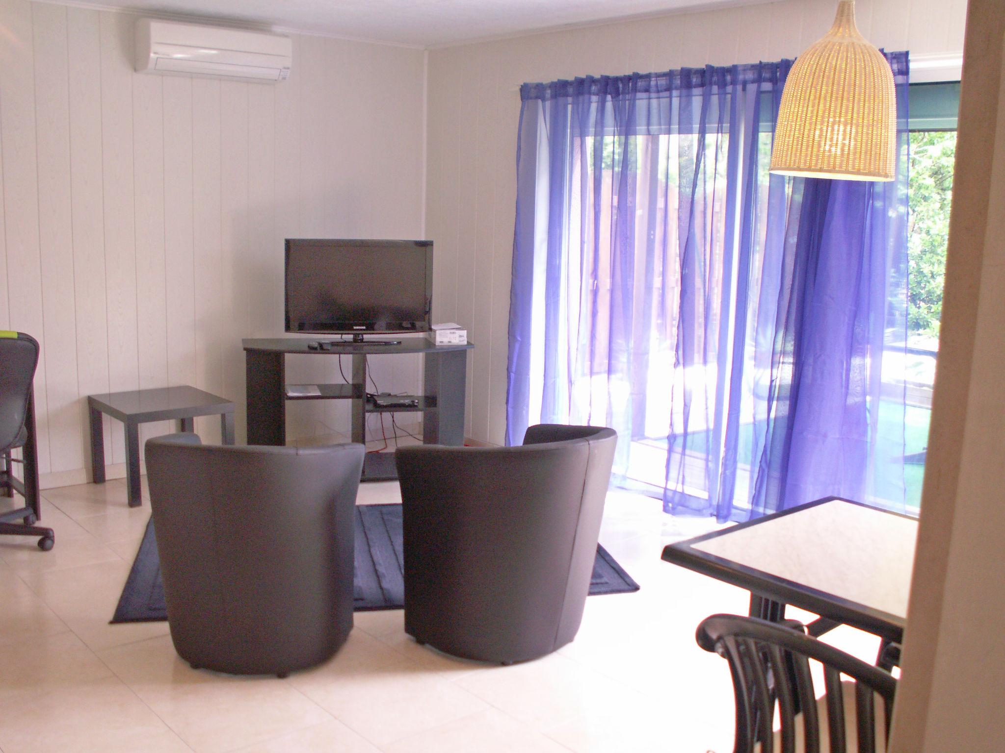 Photo 4 - Apartment in Caumont-sur-Durance with private pool and garden