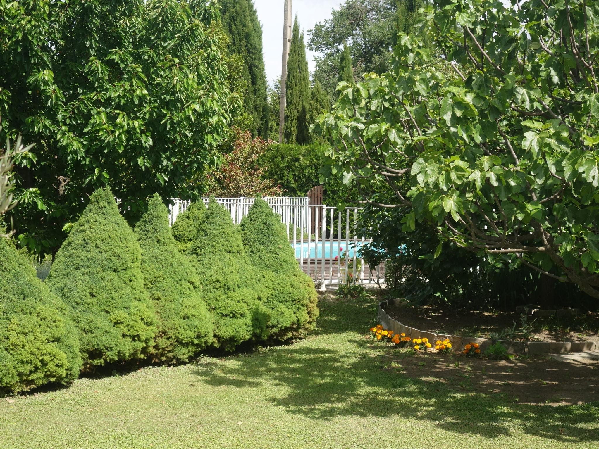 Photo 2 - Apartment in Caumont-sur-Durance with private pool and garden