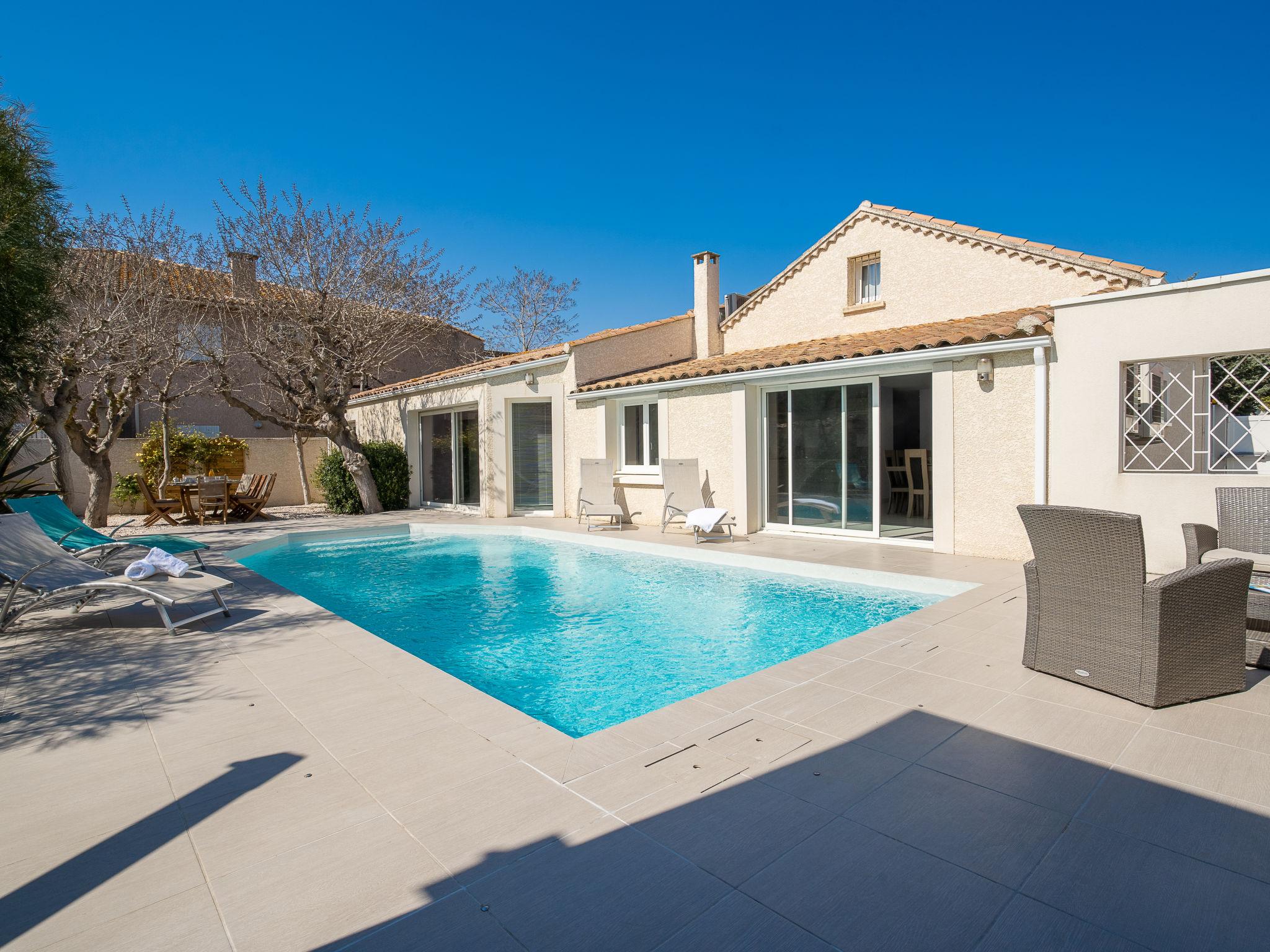 Photo 1 - 5 bedroom House in Agde with private pool and sea view