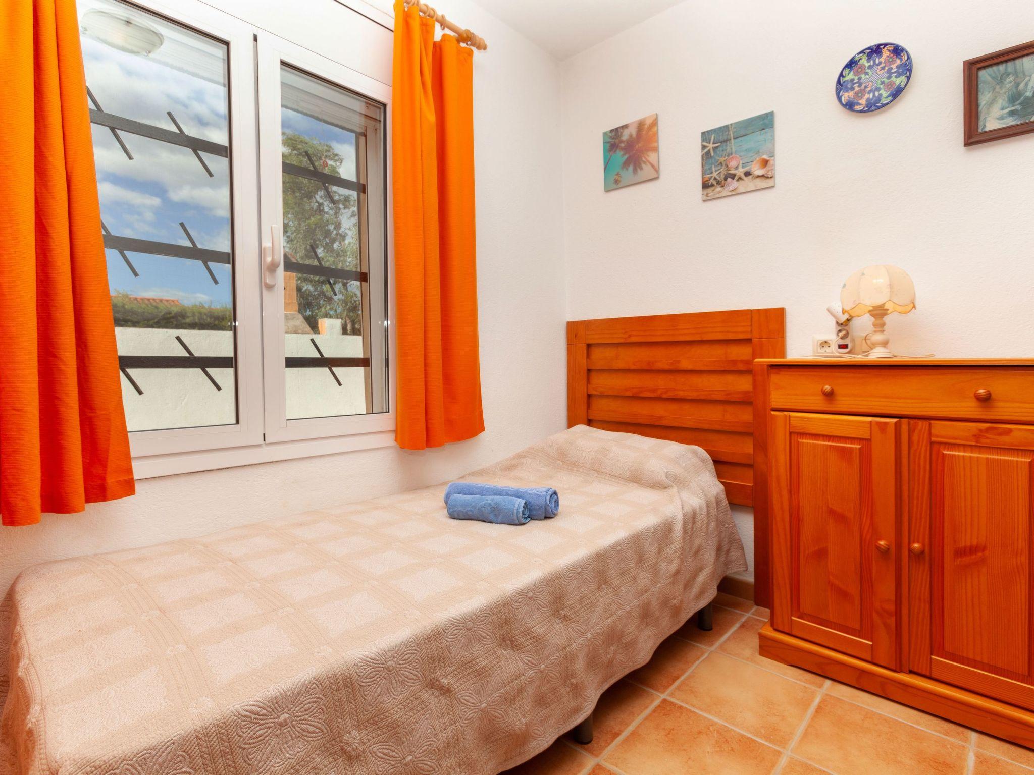 Foto 4 - Apartamento de 2 quartos em l'Escala com jardim e terraço