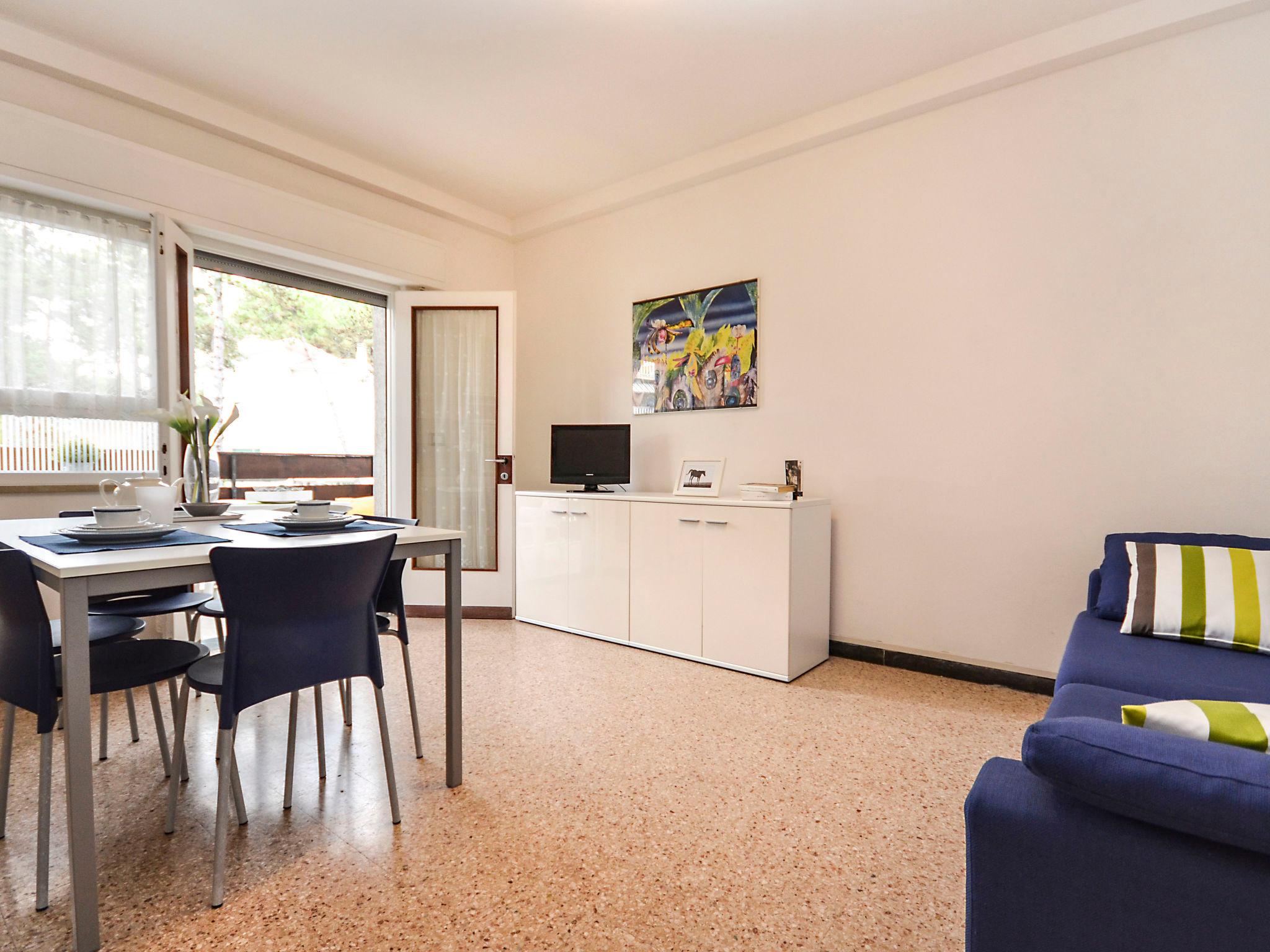 Photo 8 - Appartement de 2 chambres à Lignano Sabbiadoro avec terrasse et vues à la mer