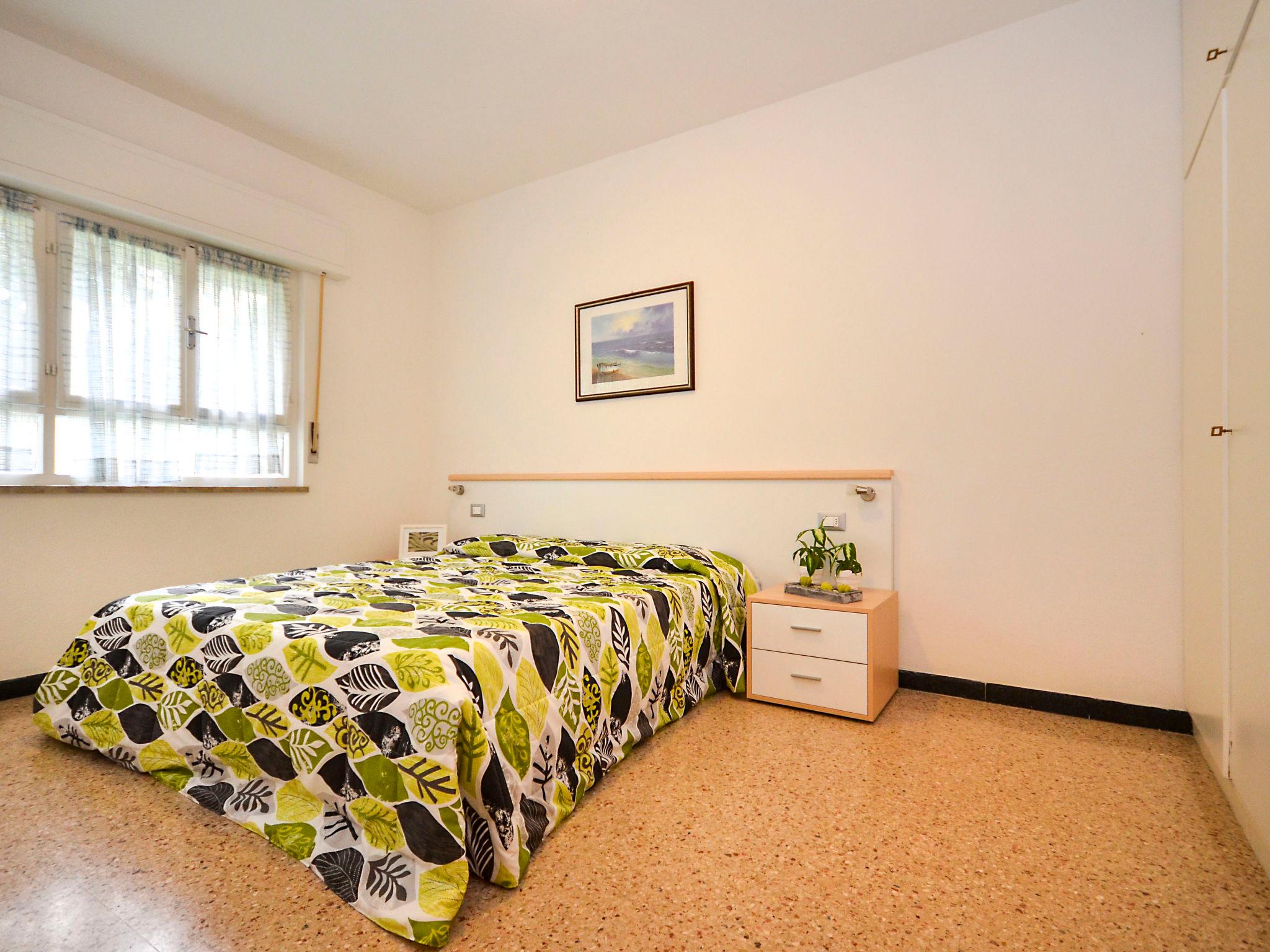 Foto 10 - Appartamento con 2 camere da letto a Lignano Sabbiadoro con giardino e terrazza