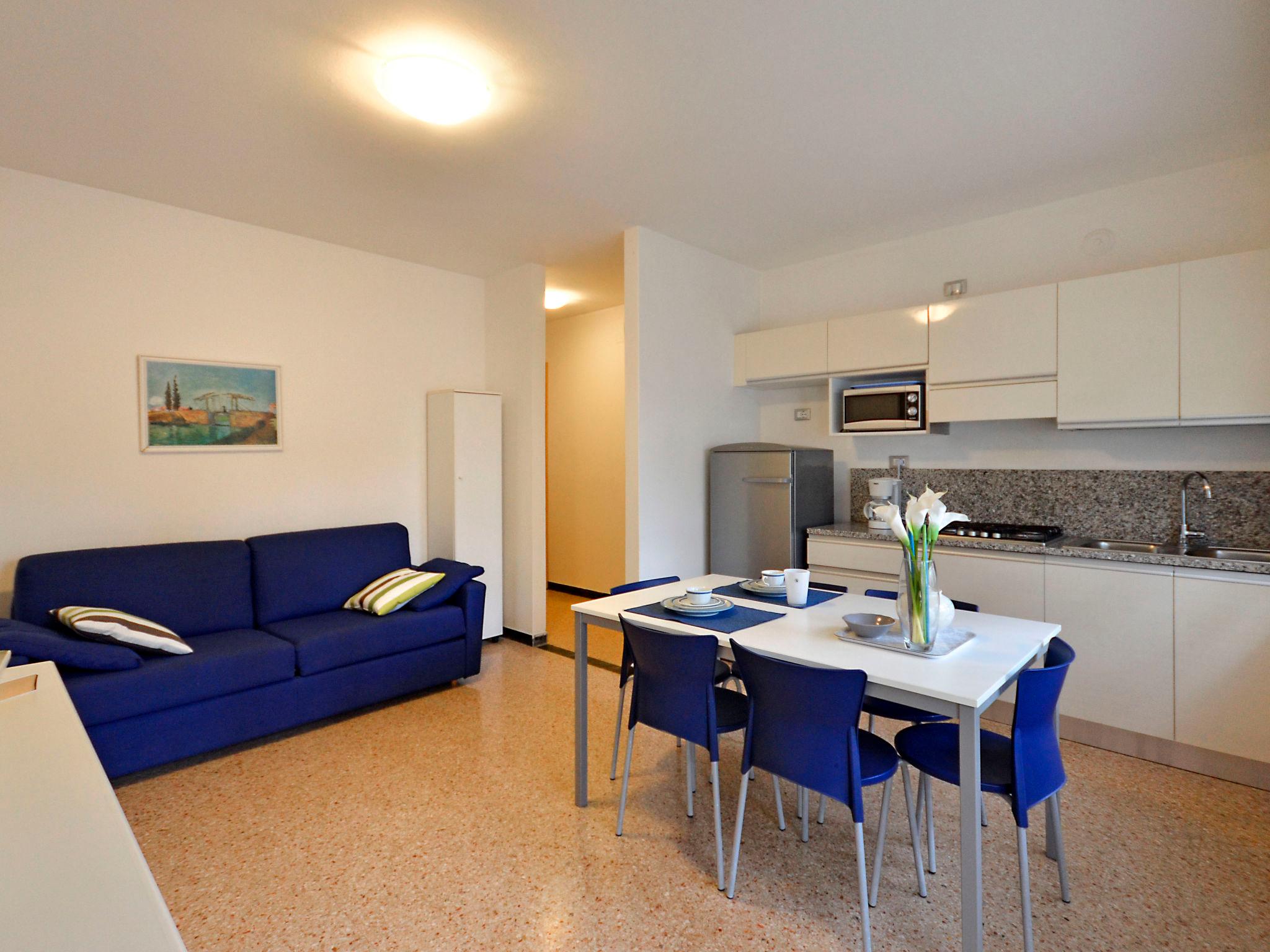 Foto 6 - Apartamento de 2 habitaciones en Lignano Sabbiadoro con jardín y terraza