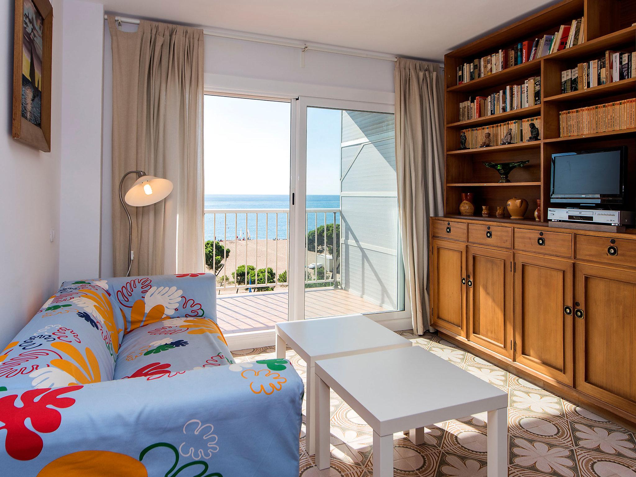 Foto 6 - Appartamento con 3 camere da letto a Malgrat de Mar con piscina e vista mare
