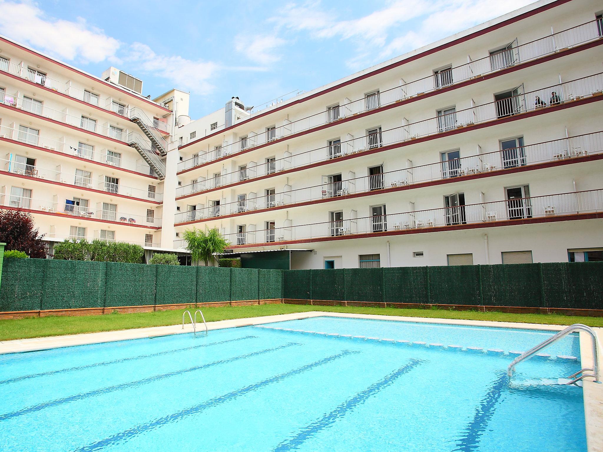 Photo 13 - Appartement de 3 chambres à Malgrat de Mar avec piscine et vues à la mer