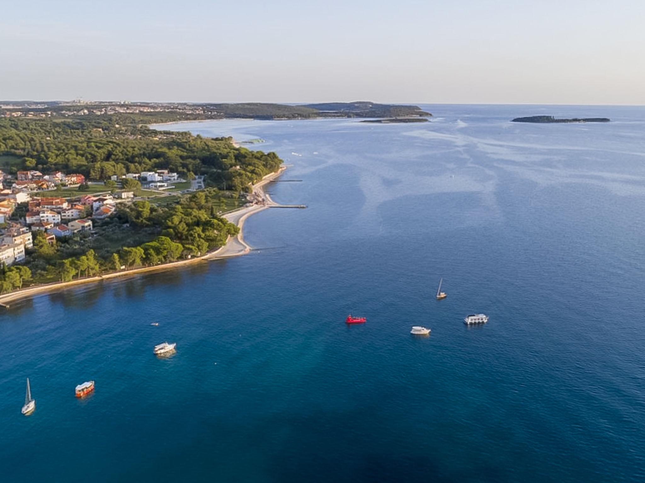 Foto 20 - Apartamento de 3 quartos em Fažana com piscina privada e vistas do mar