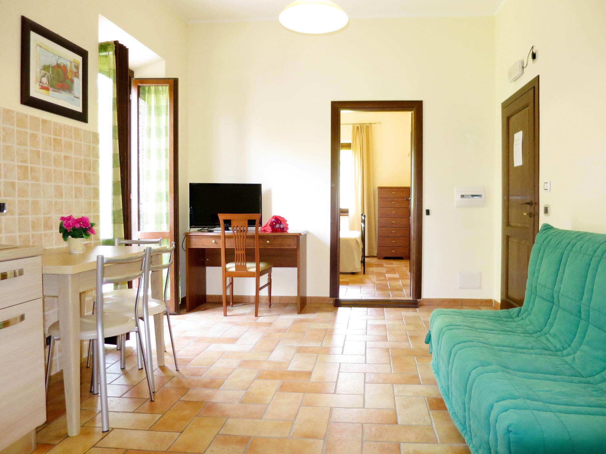 Photo 10 - 1 bedroom Apartment in Caprarola with swimming pool and garden