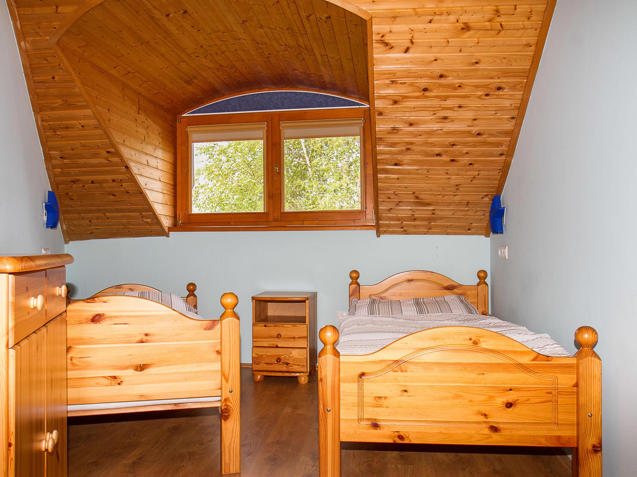 Foto 6 - Apartamento de 3 quartos em Balatonmáriafürdő com jardim e terraço