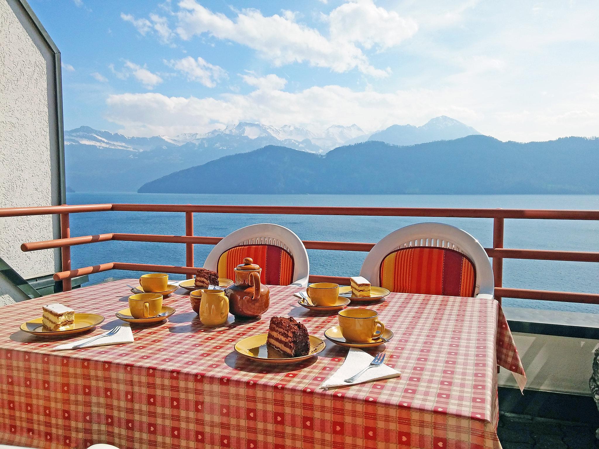 Foto 6 - Appartamento con 2 camere da letto a Weggis con vista sulle montagne