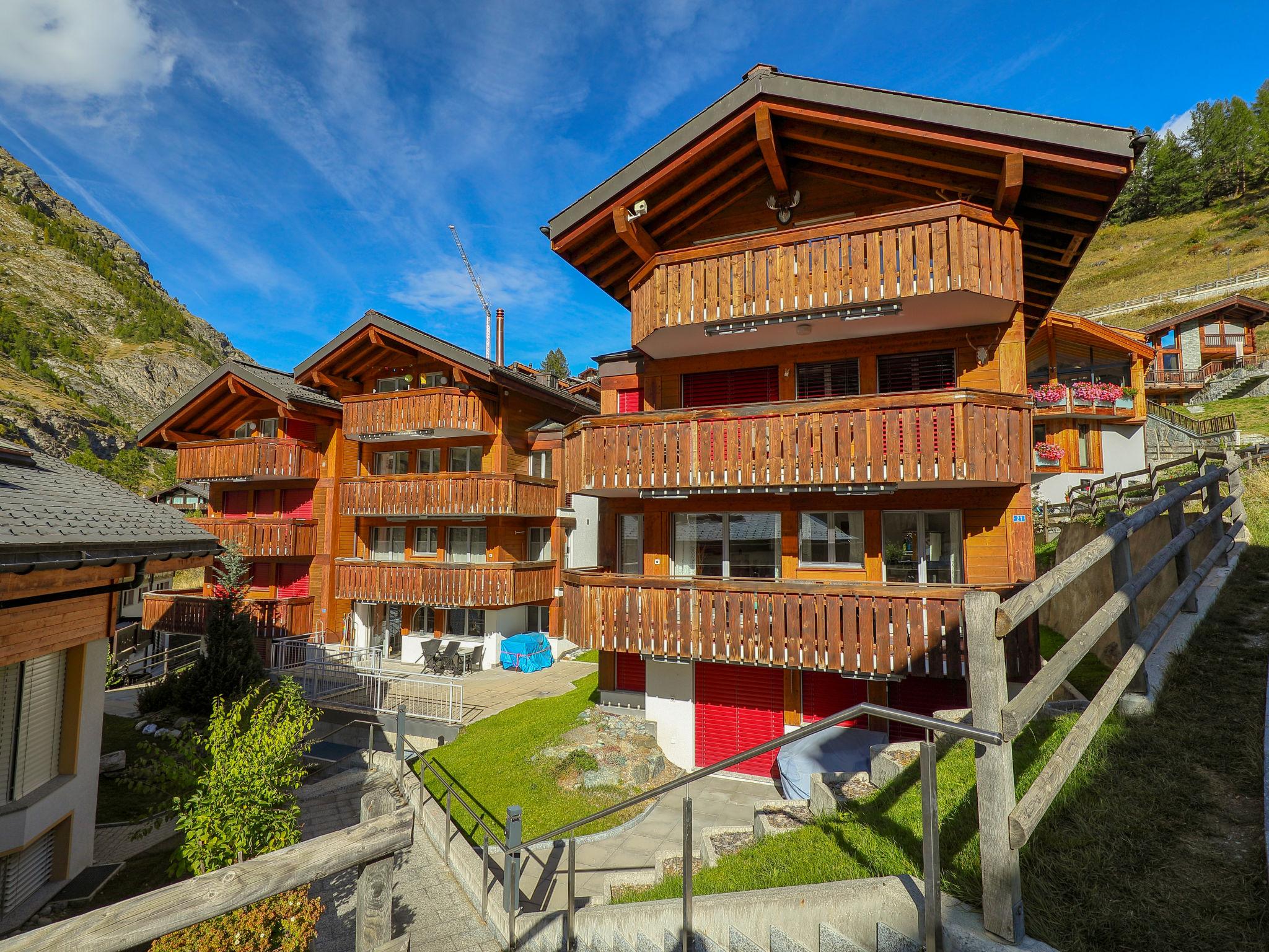 Foto 1 - Appartamento con 2 camere da letto a Zermatt con vista sulle montagne