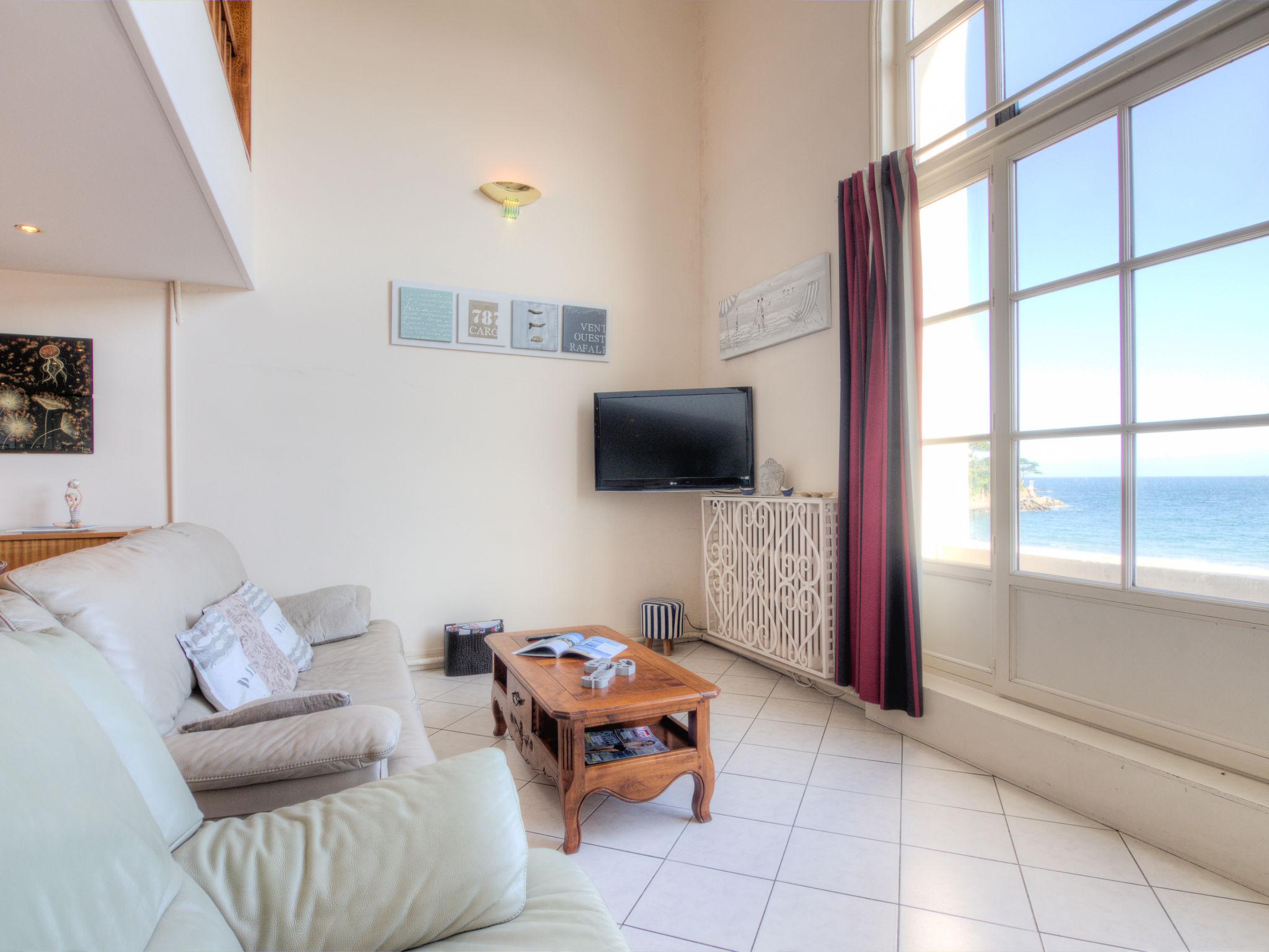 Foto 9 - Apartamento de 4 habitaciones en Dinard con vistas al mar