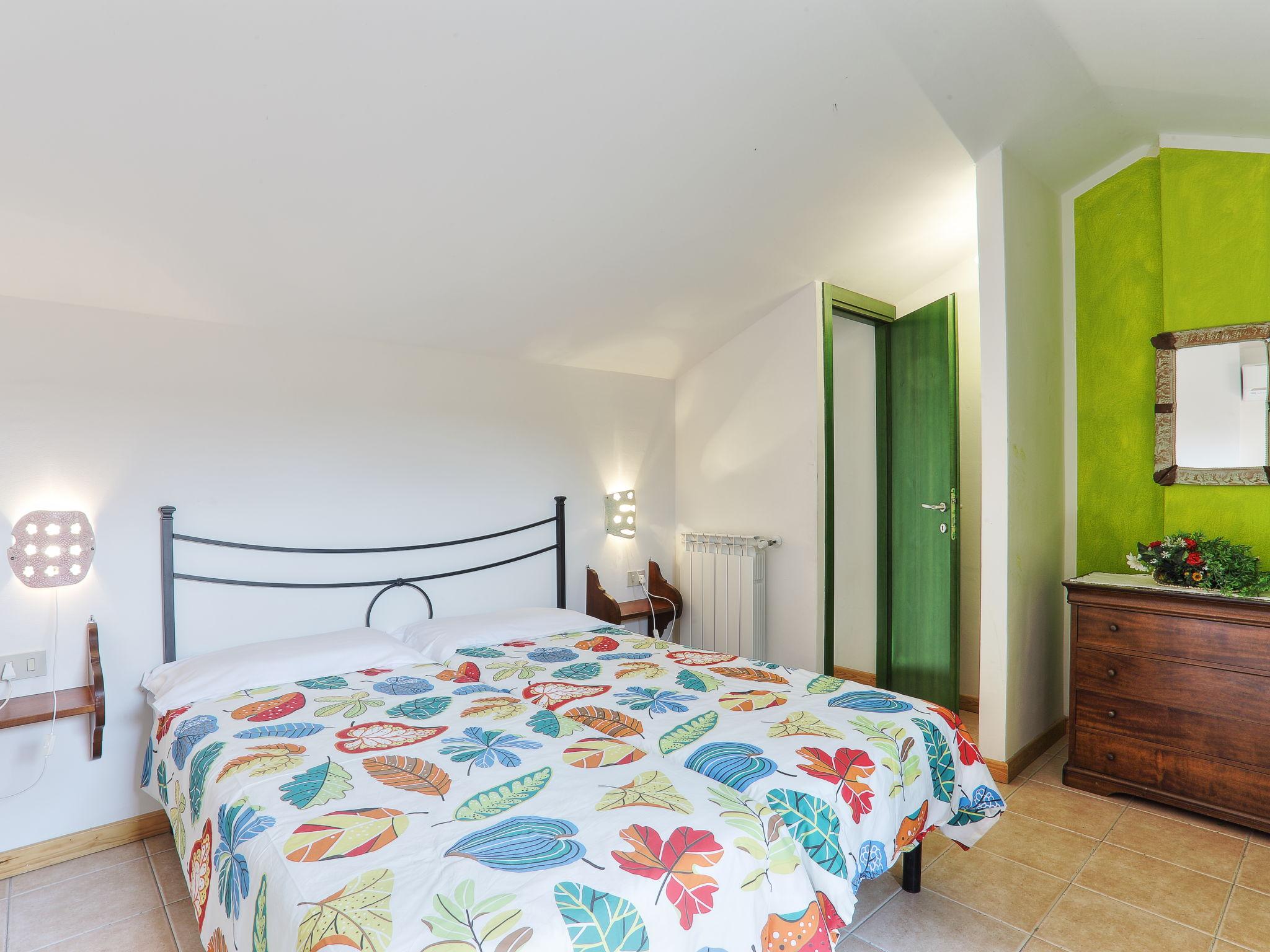 Foto 6 - Apartment mit 2 Schlafzimmern in Montaione mit schwimmbad und garten