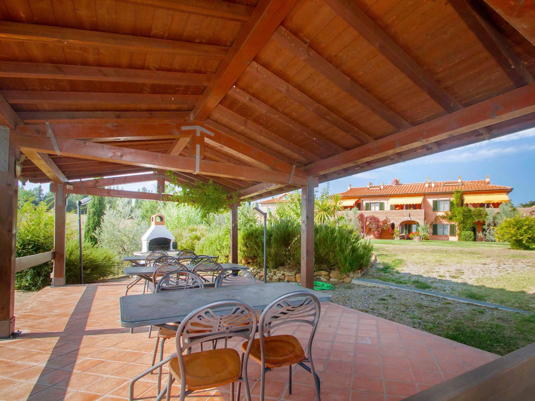 Photo 19 - 2 bedroom Apartment in Montaione with swimming pool and garden