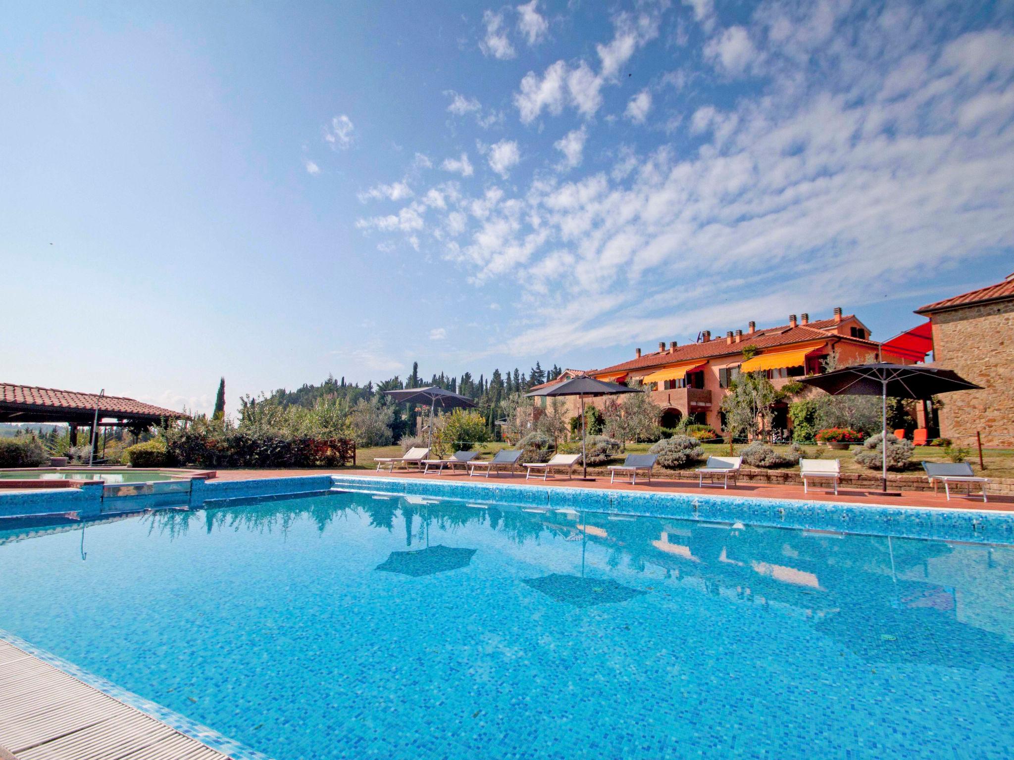 Photo 17 - 2 bedroom Apartment in Montaione with swimming pool and garden