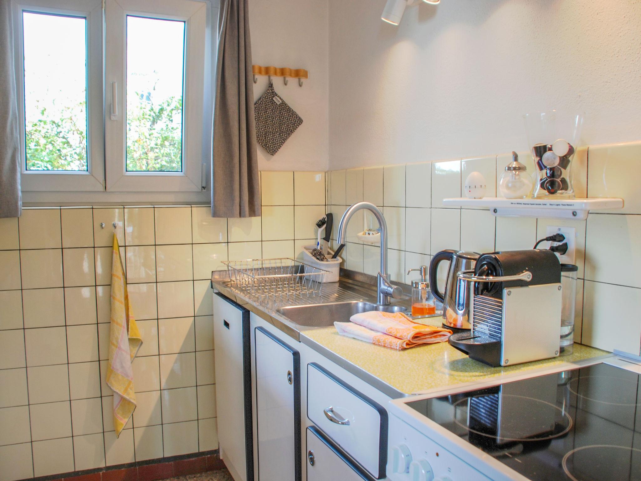 Photo 12 - 3 bedroom House in Lugano with private pool and garden