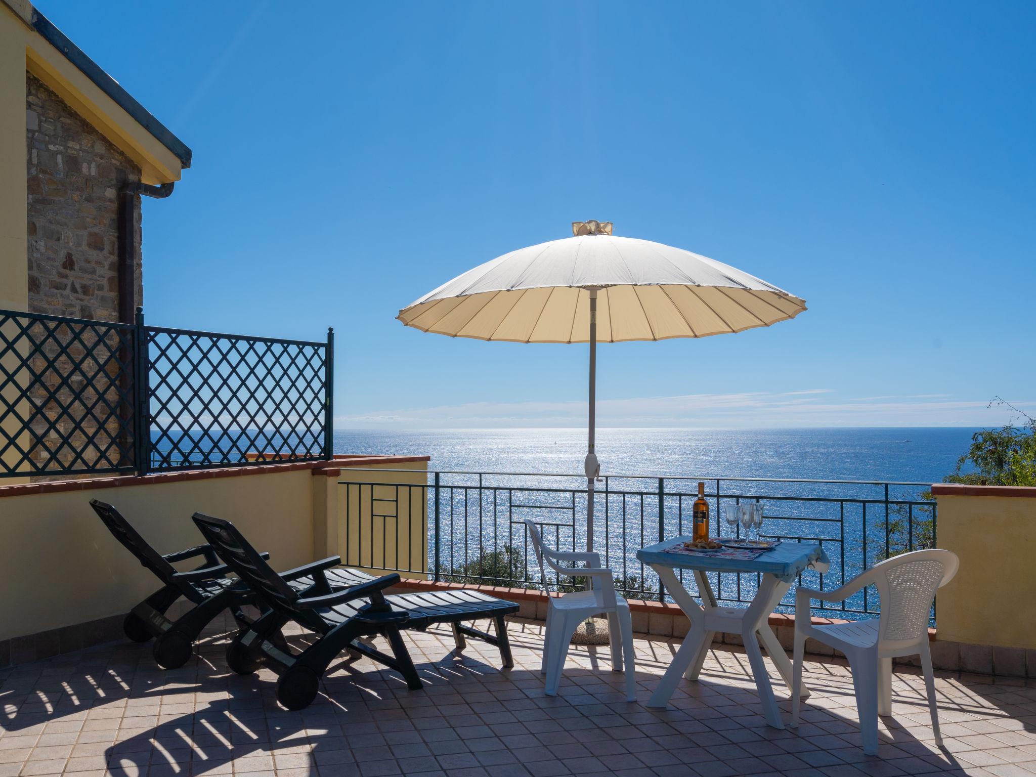 Photo 1 - 1 bedroom Apartment in Imperia with garden and sea view