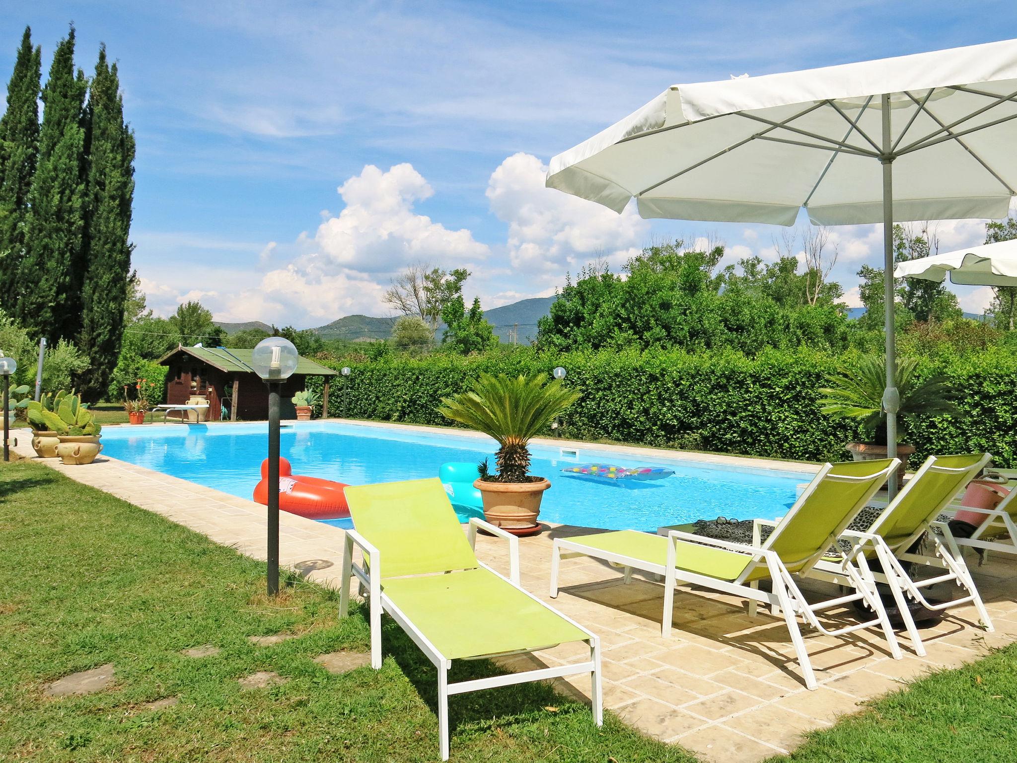 Foto 16 - Casa de 1 quarto em Pisa com piscina privada e jardim