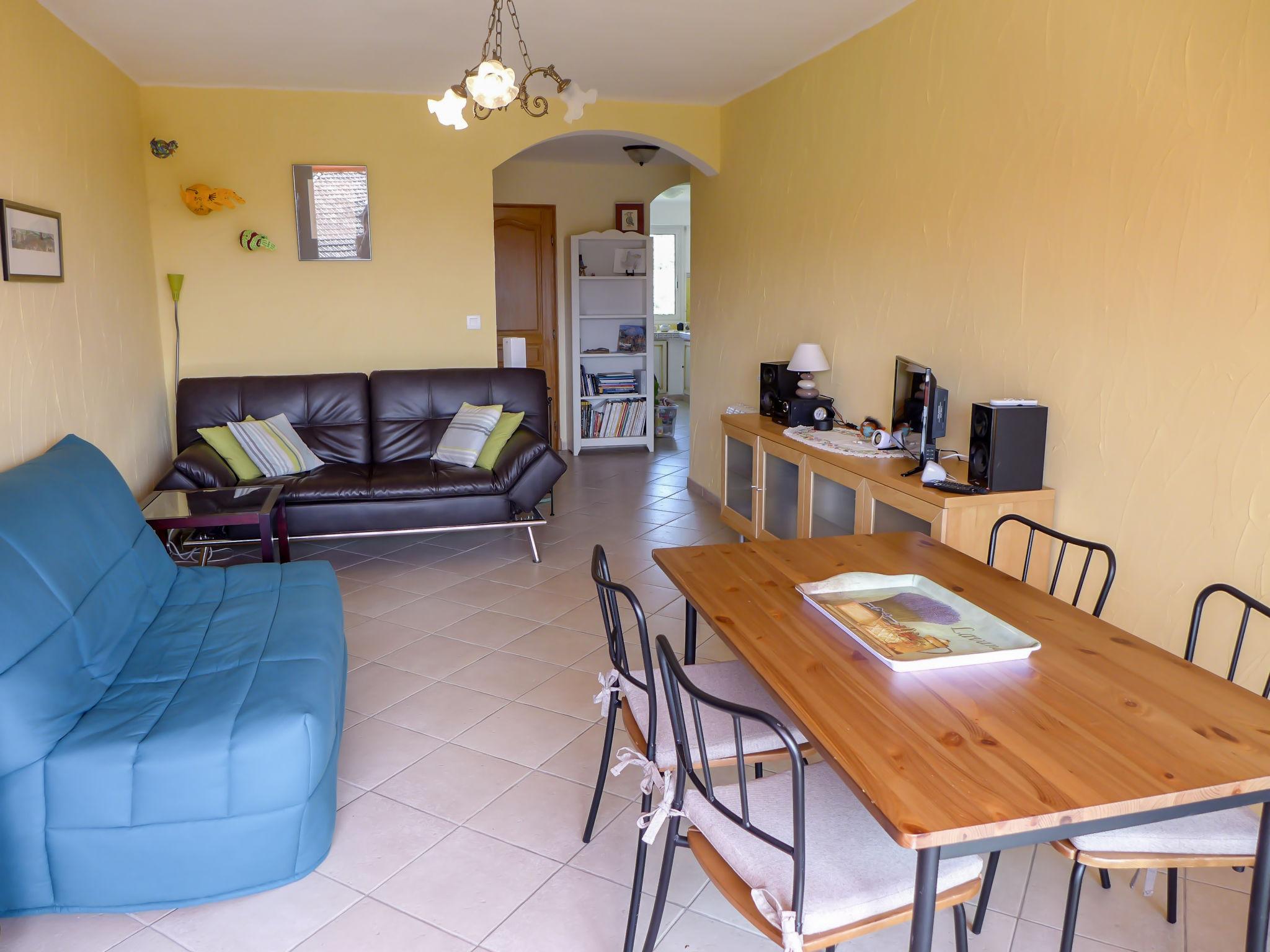 Foto 5 - Apartamento de 1 habitación en Saint-Cyr-sur-Mer con jardín y terraza