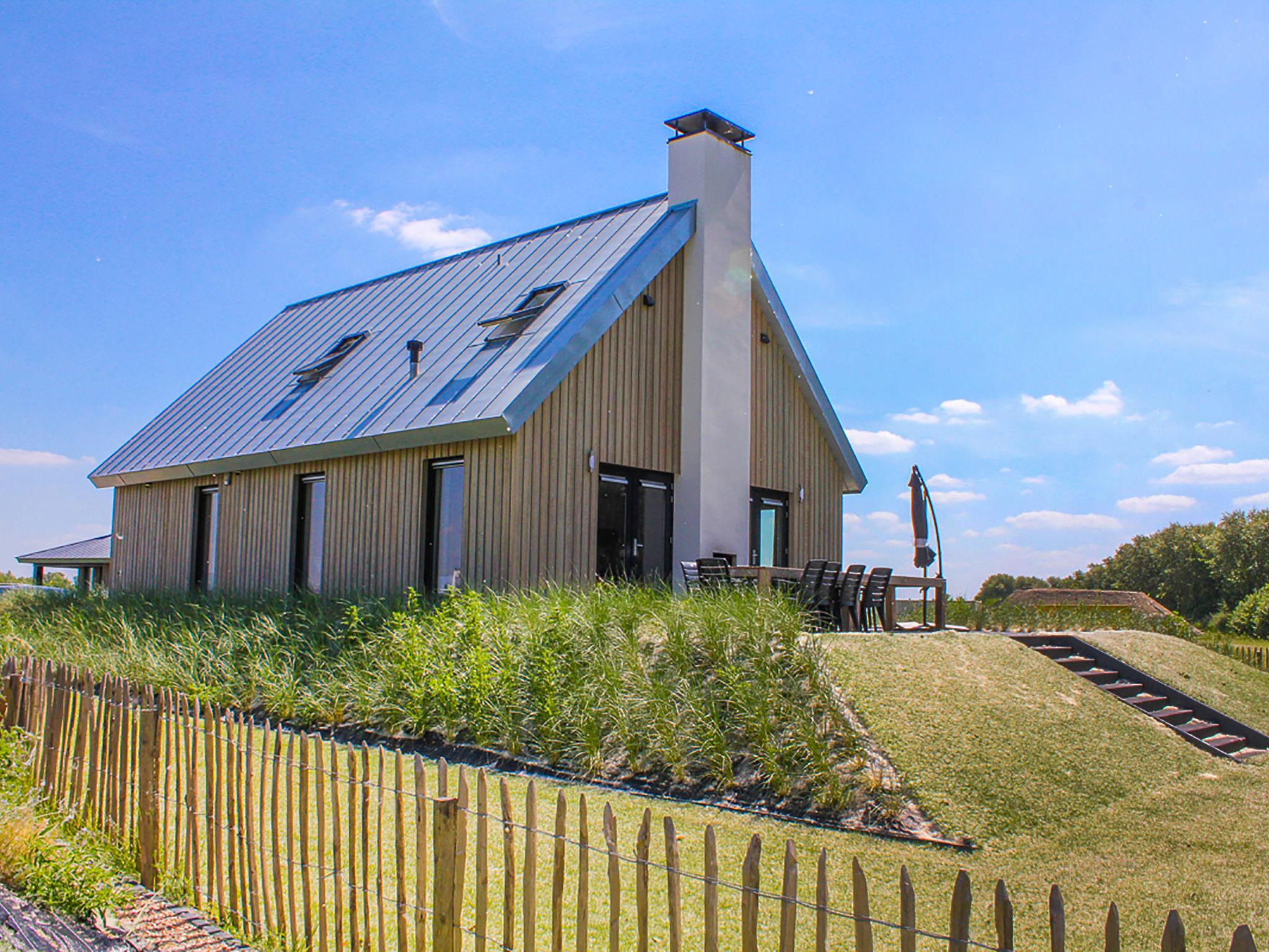 Foto 1 - Casa de 9 habitaciones en Tholen con sauna y vistas al mar