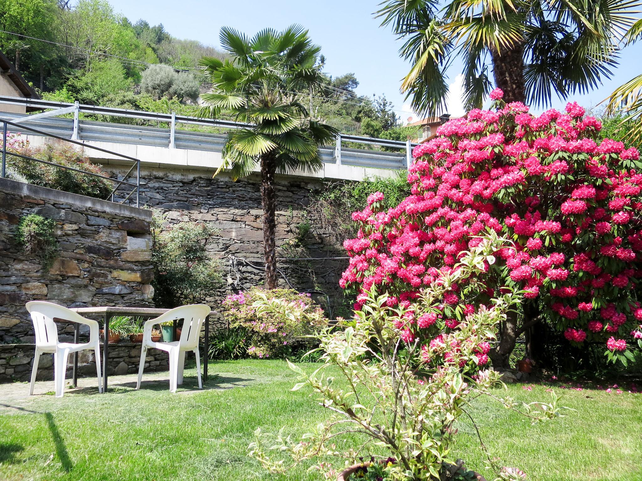 Photo 13 - Appartement de 2 chambres à Cannobio avec jardin et terrasse