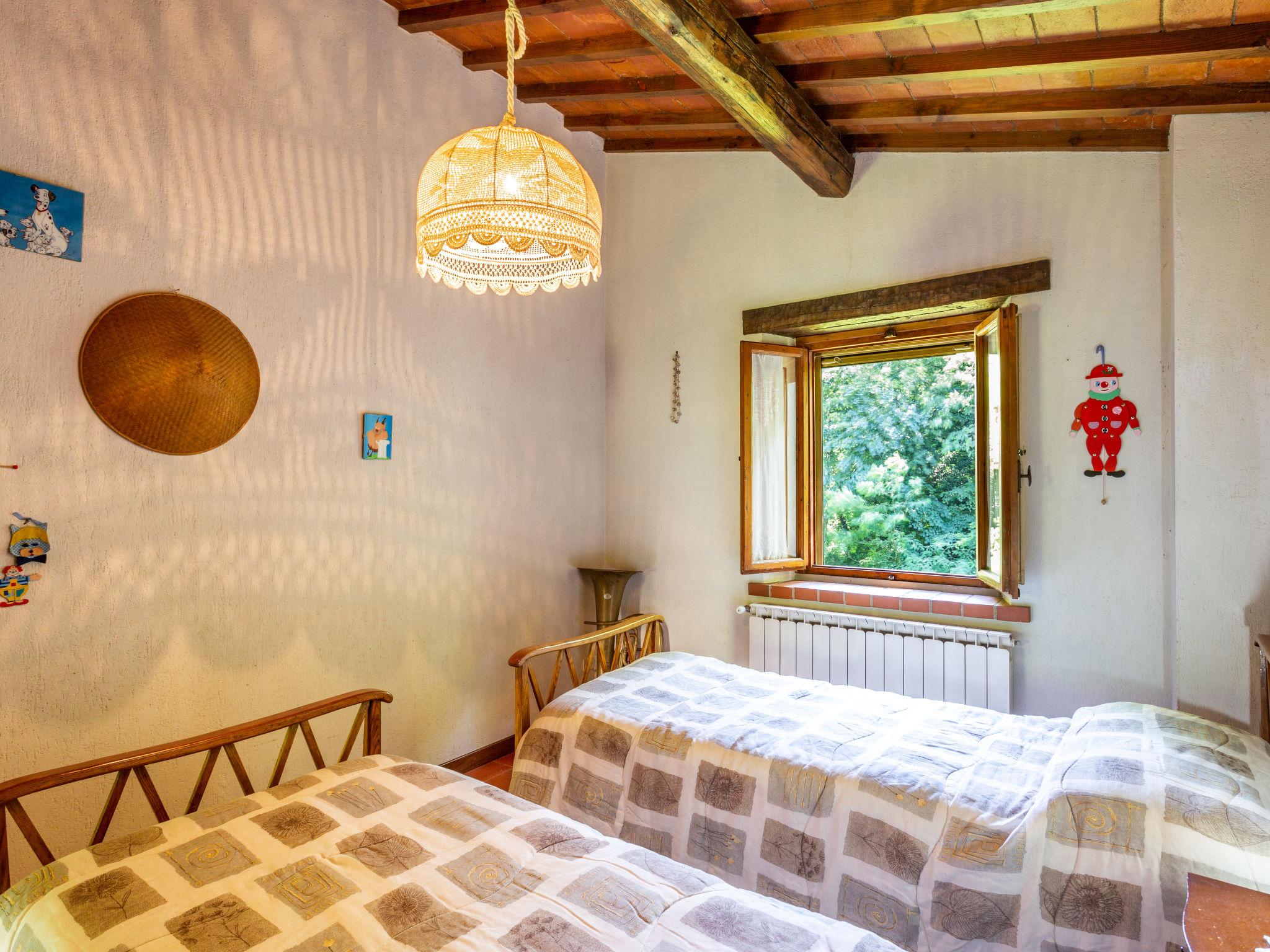 Foto 19 - Haus mit 2 Schlafzimmern in Vicchio mit garten