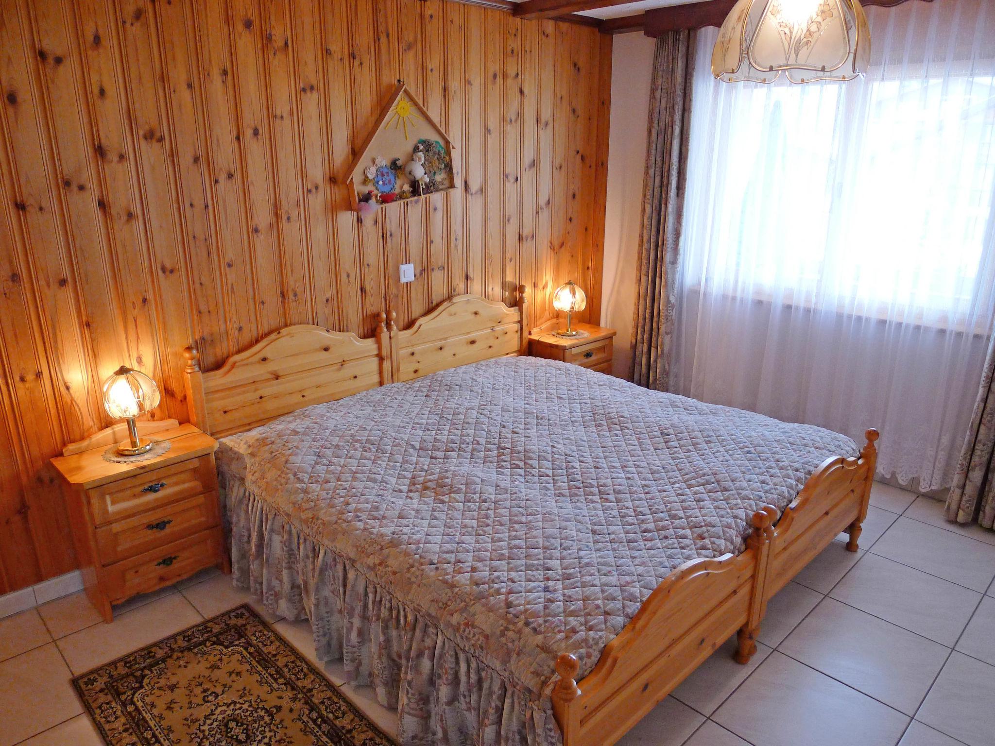 Foto 4 - Appartamento con 3 camere da letto a Grächen con giardino e vista sulle montagne