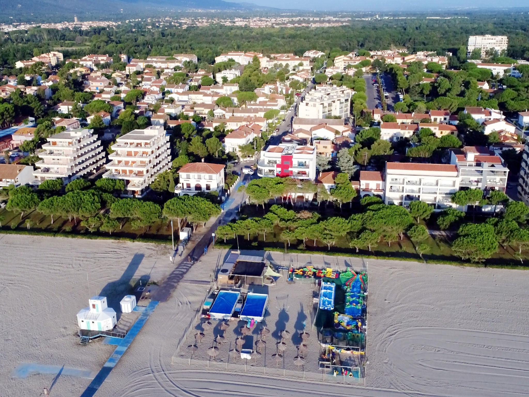 Foto 25 - Appartamento con 2 camere da letto a Argelès-sur-Mer con vista mare