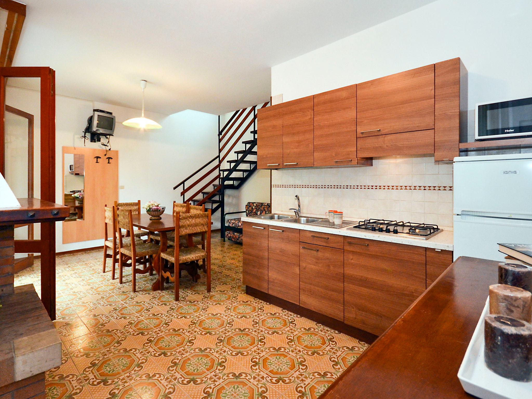 Photo 5 - 2 bedroom Apartment in Lignano Sabbiadoro with garden and terrace